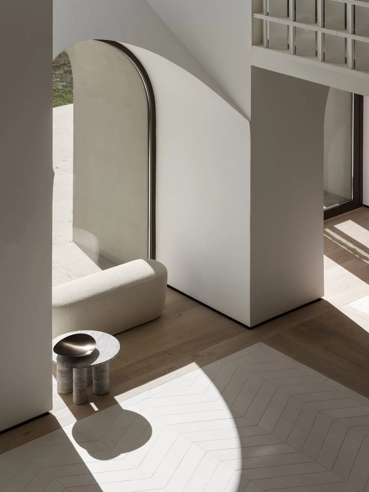 Πλαϊνό τραπεζάκι Volos S 52 cm, Silver Travertine Blomus