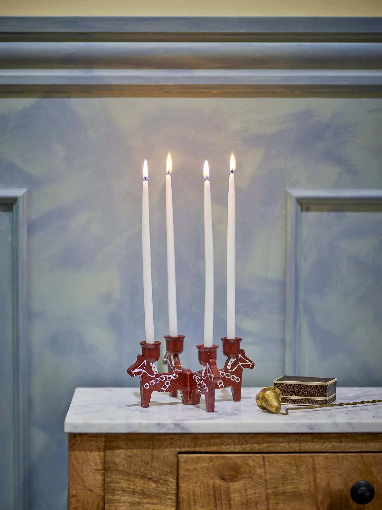 αριθμητική λυχνία Advent, Κόκκινο, 23 εκ. Bloomingville
