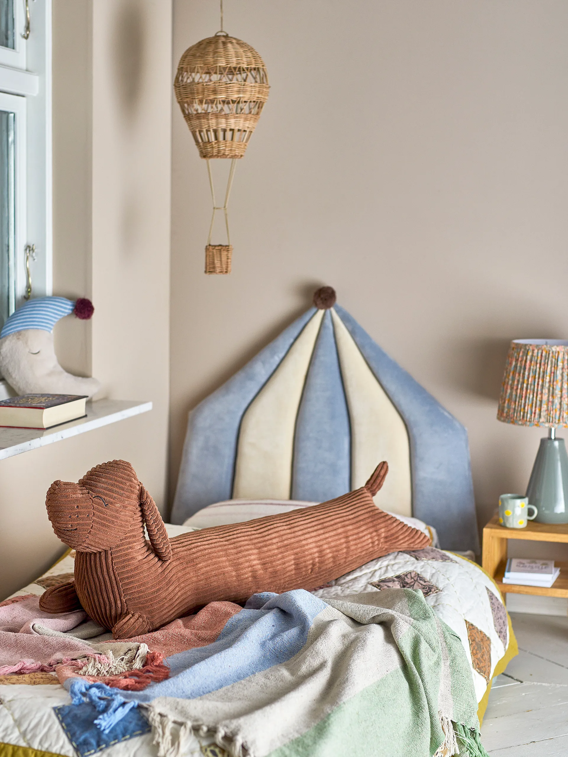 Λούτρινο παιχνίδι Palle 110 εκ., Καφέ σκύλος Bloomingville