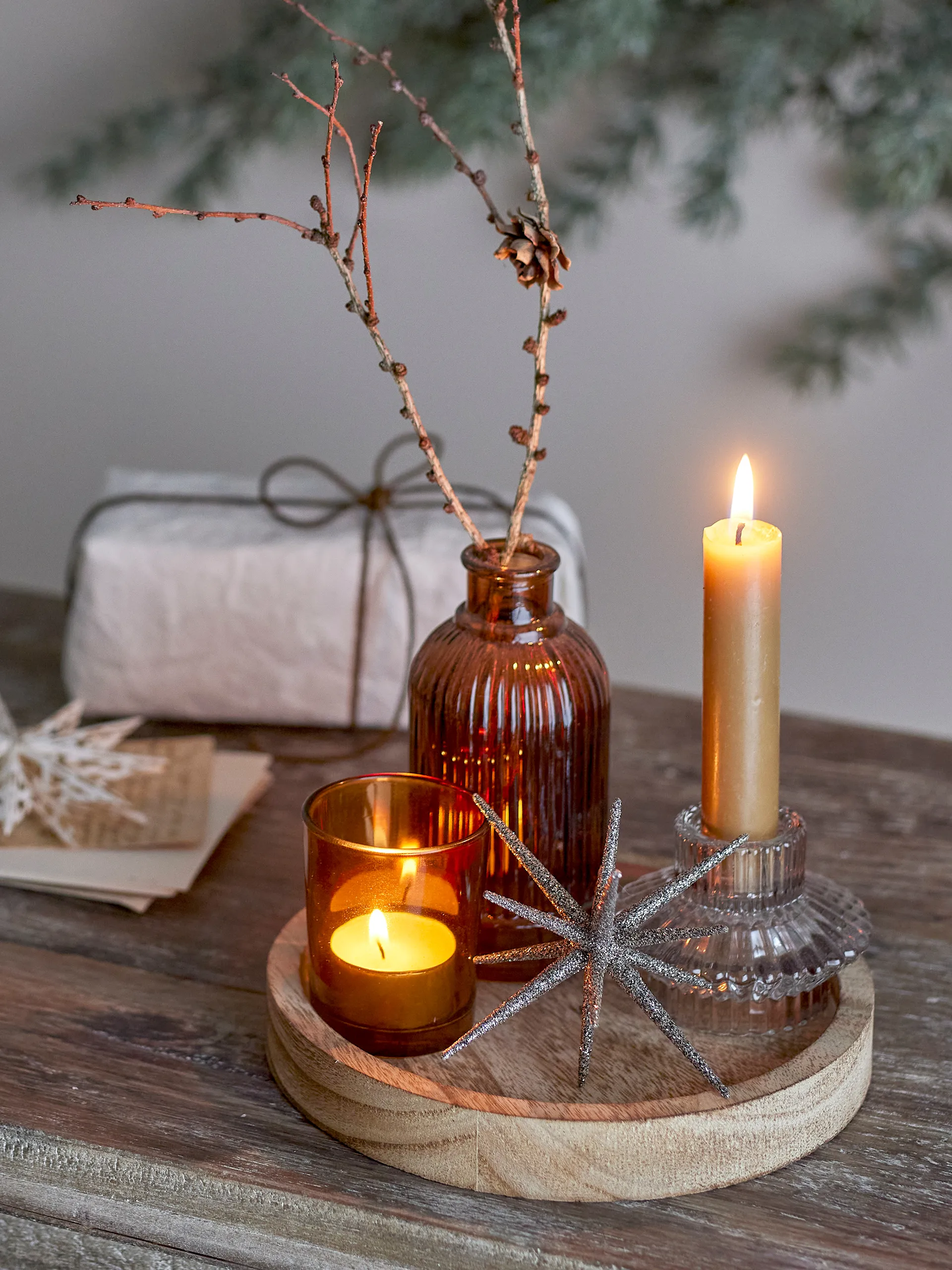 Δίσκος Sanga στρογγυλός με διακοσμητικά αντικείμενα 6 τεμάχια, Χρυσό Bloomingville