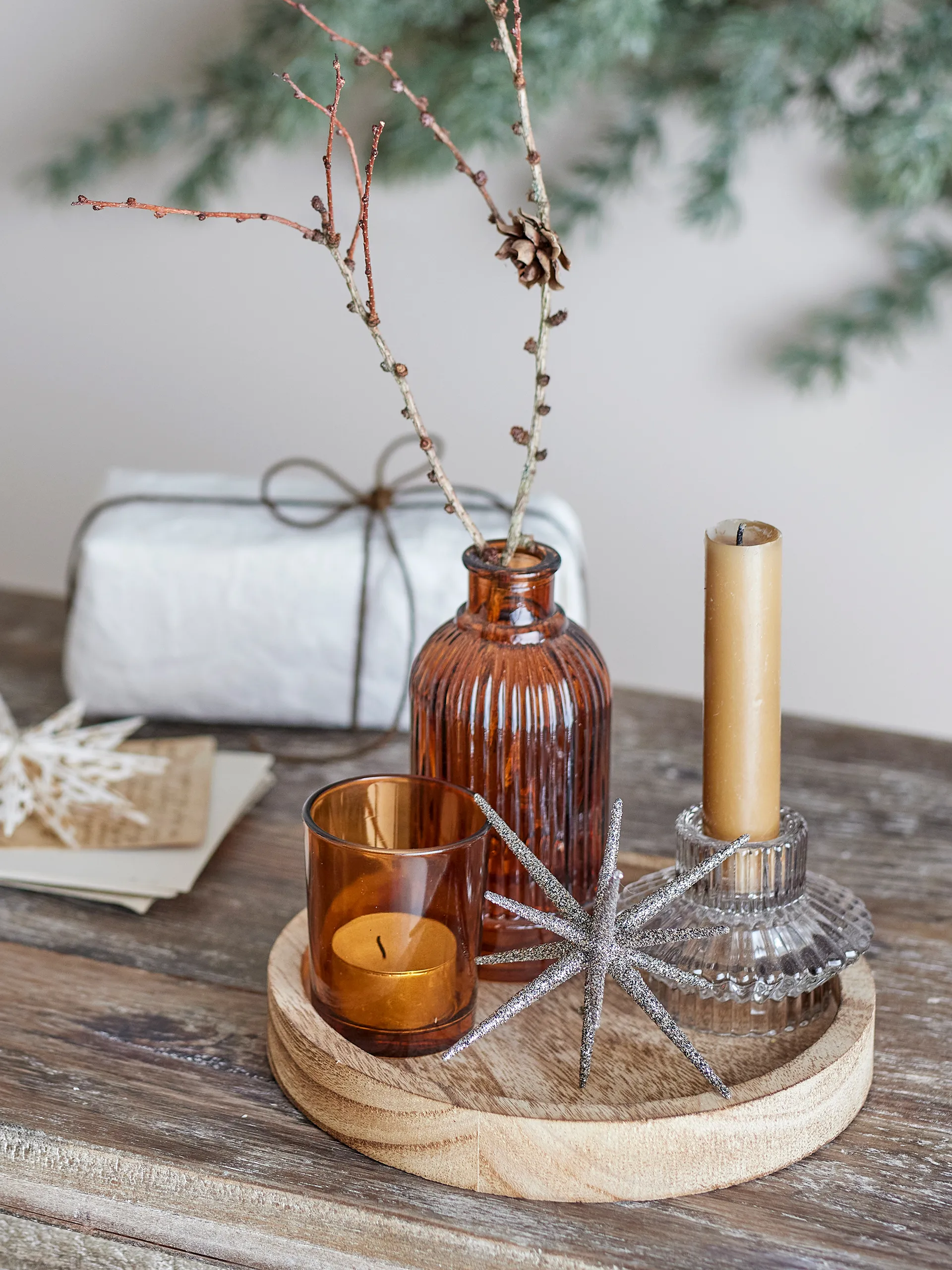 Δίσκος Sanga στρογγυλός με διακοσμητικά αντικείμενα 6 τεμάχια, Χρυσό Bloomingville