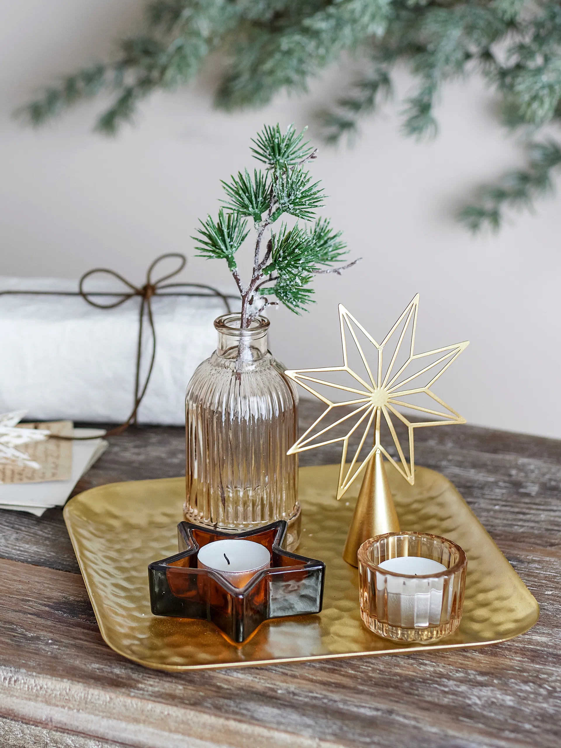 Δίσκος Sanga με διακοσμητικό αντικείμενο 6 τεμαχίων, Χρυσό Bloomingville