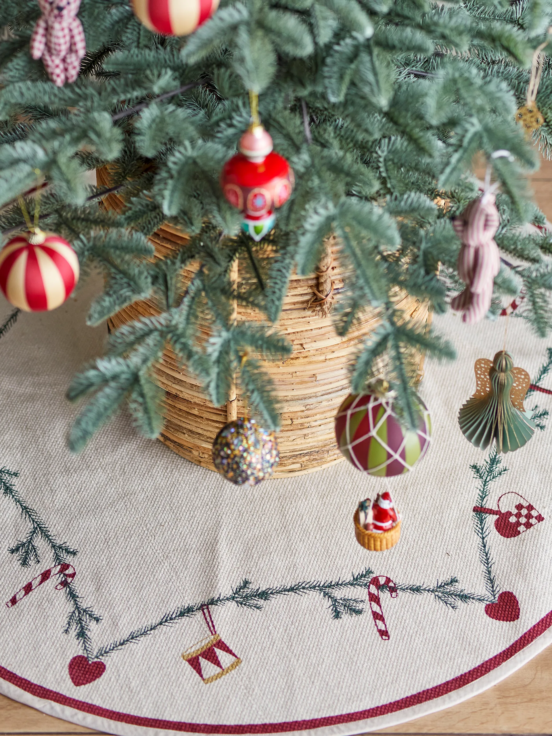 Yule χαλί δέντρου Ø110 εκ., Κόκκινο Bloomingville