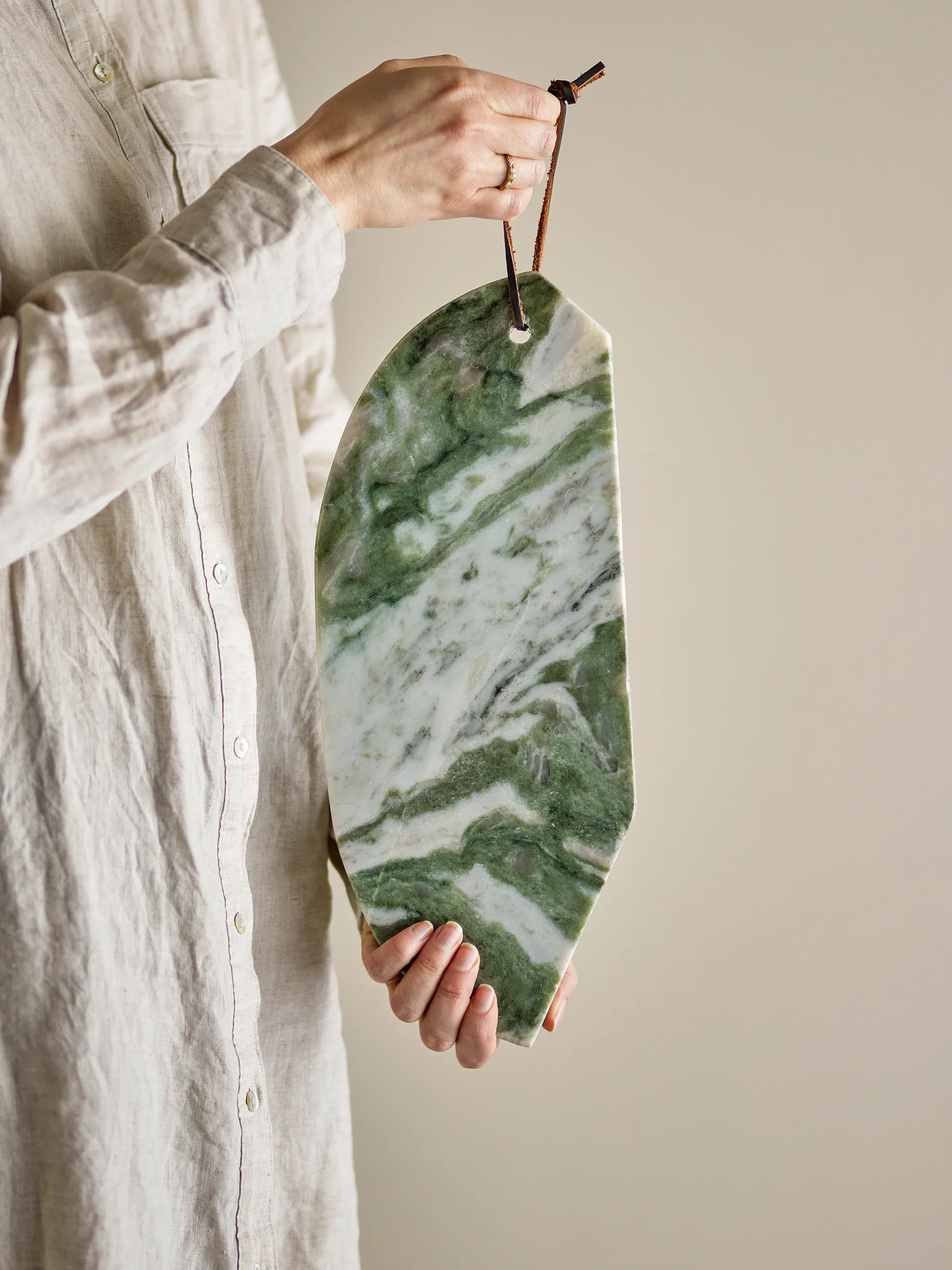 Ziggy επιφάνεια κοπής 15x38 εκ., Πράσινο μάρμαρο Bloomingville