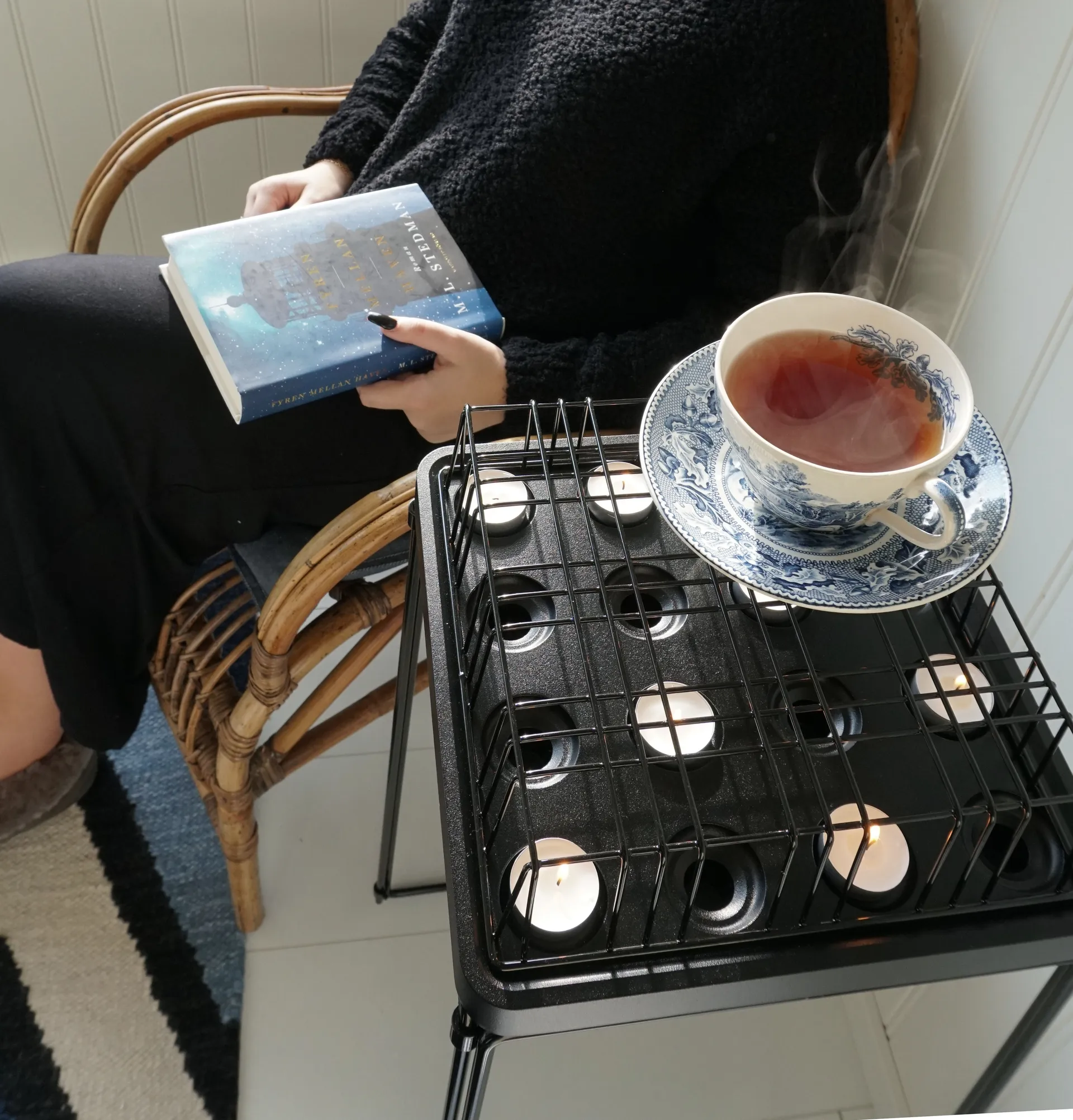 Stumpastaken βάση κεριού μαύρο, μεγάλο Born In Sweden