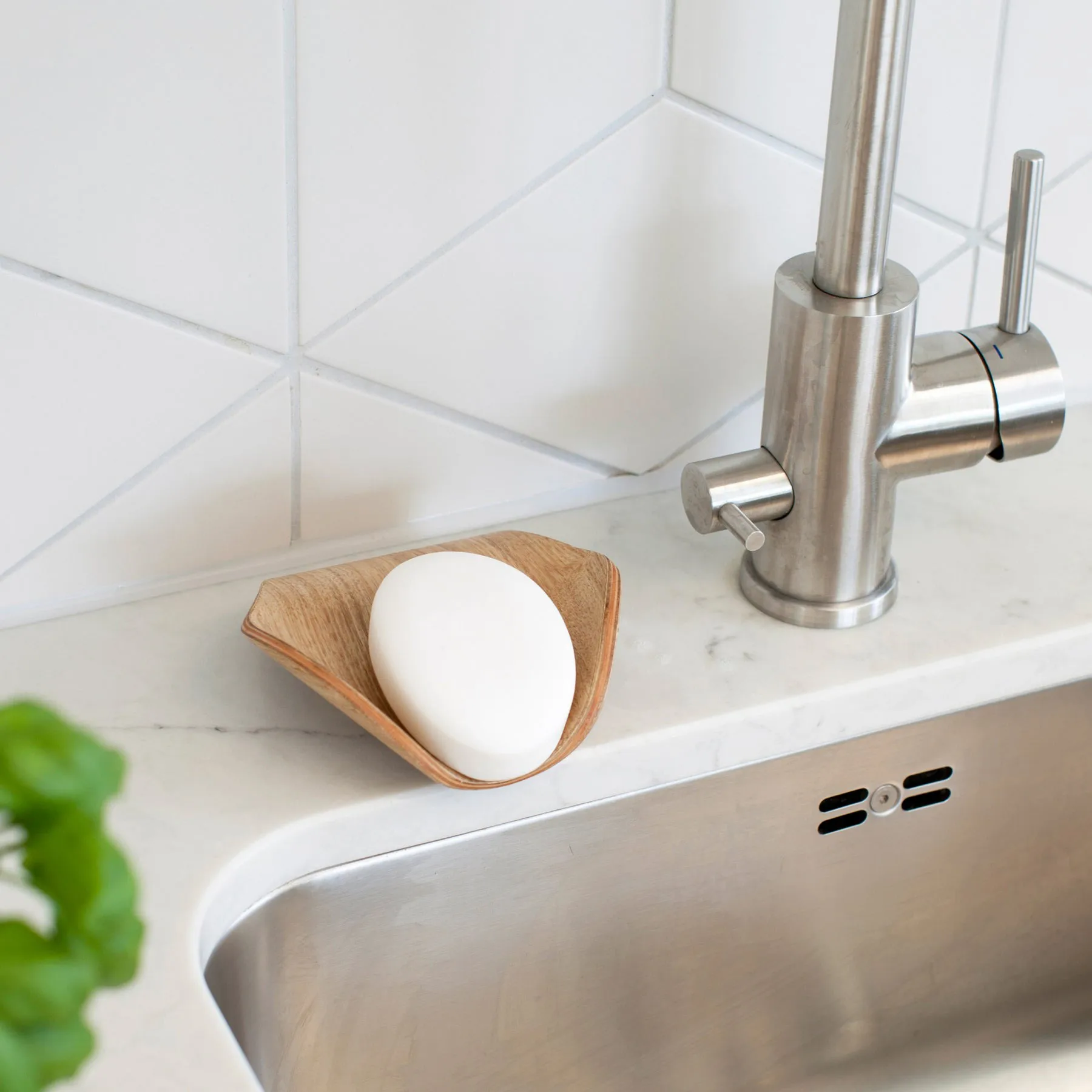 Leaf™ σαπουνοθήκη με αποστράγγιση 11,5x11,5 cm, Ιτιά Bosign