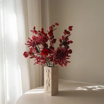 Berry drama τεχνητή ανθοδέσμη - Χρυσάνθεμο αράχνη, γαρίφαλο, ευκάλυπτος, 84 εκ. - Botané