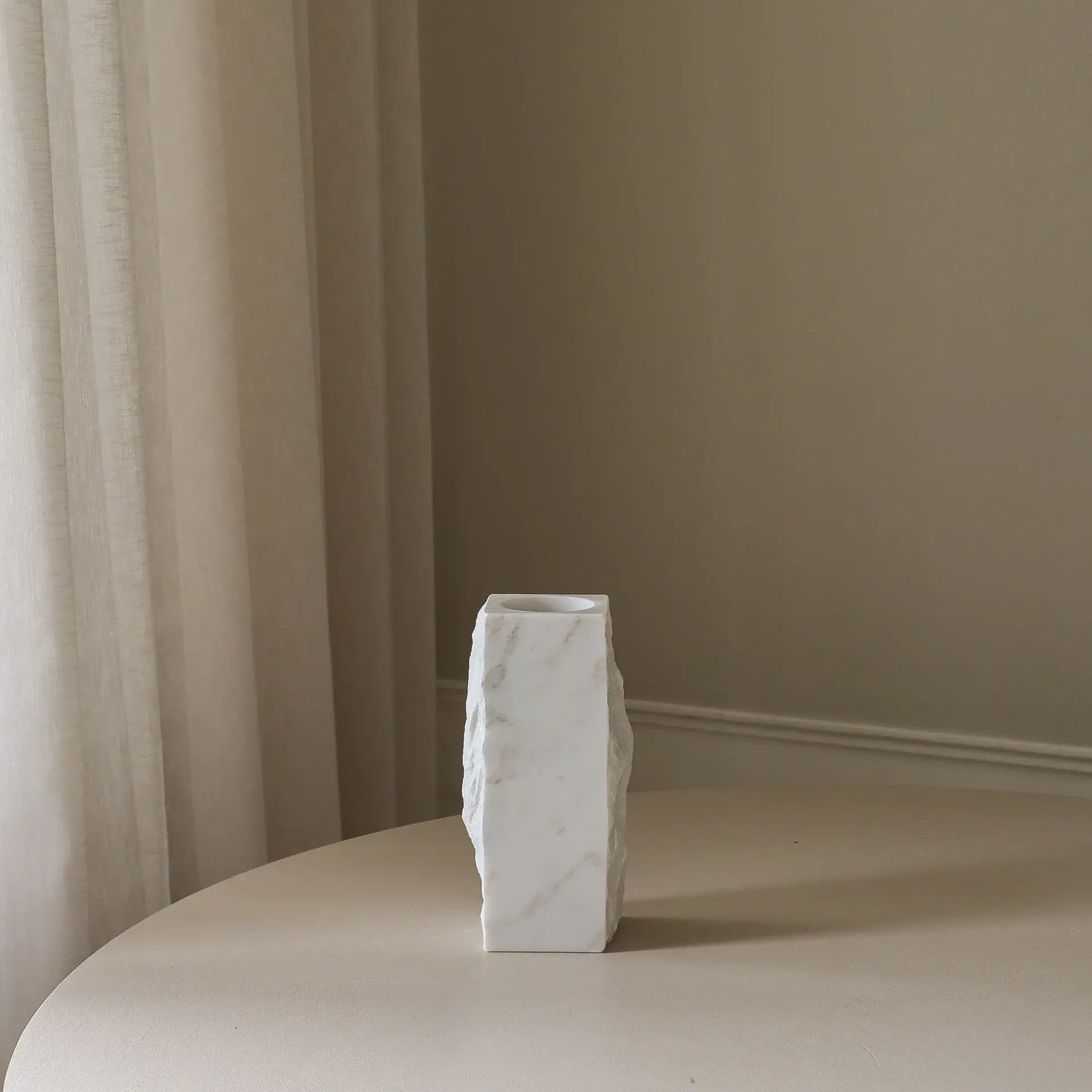 Carrara Edge βάζο από μάρμαρο, Small, 25 εκ. Botané