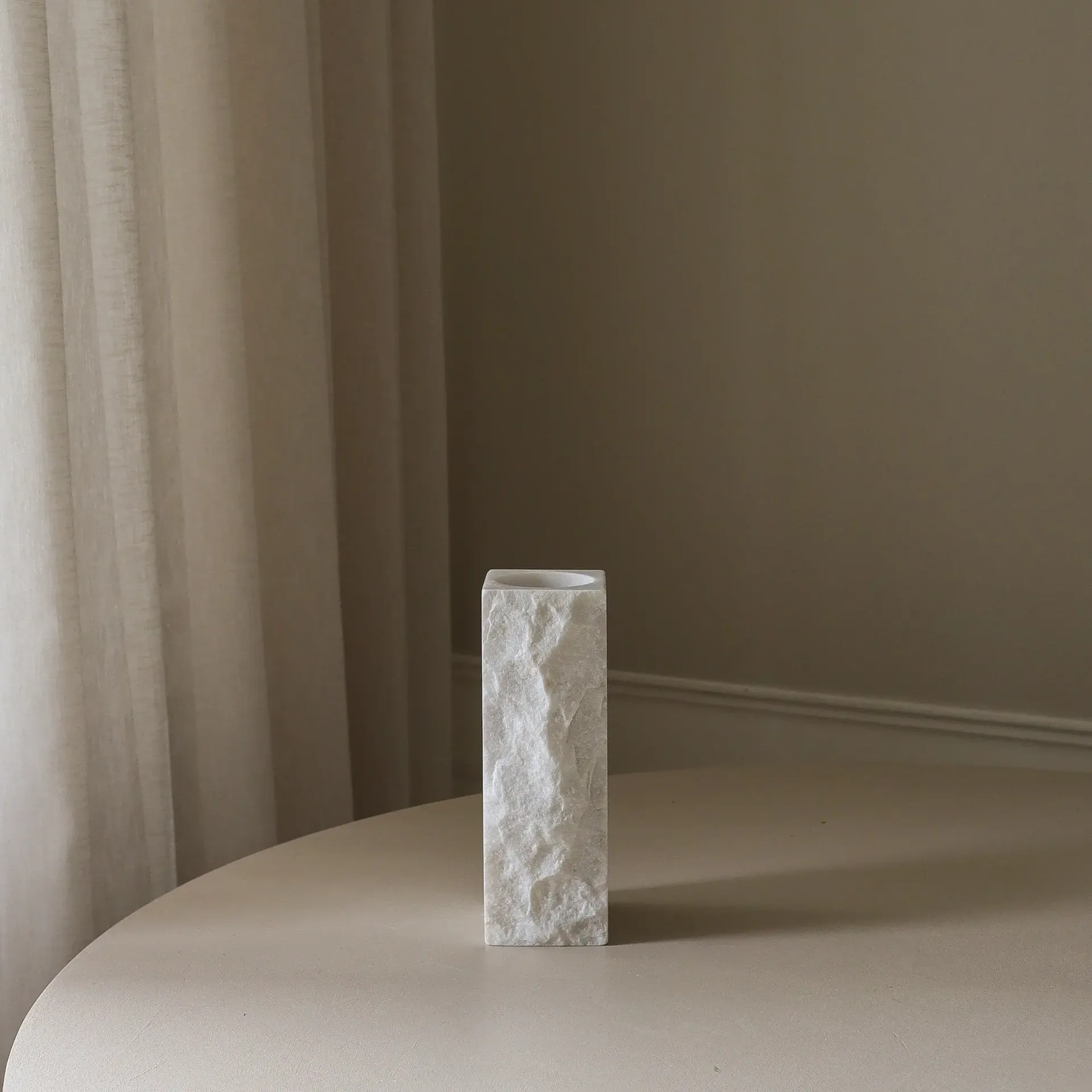 Carrara Edge βάζο από μάρμαρο, Small, 25 εκ. Botané