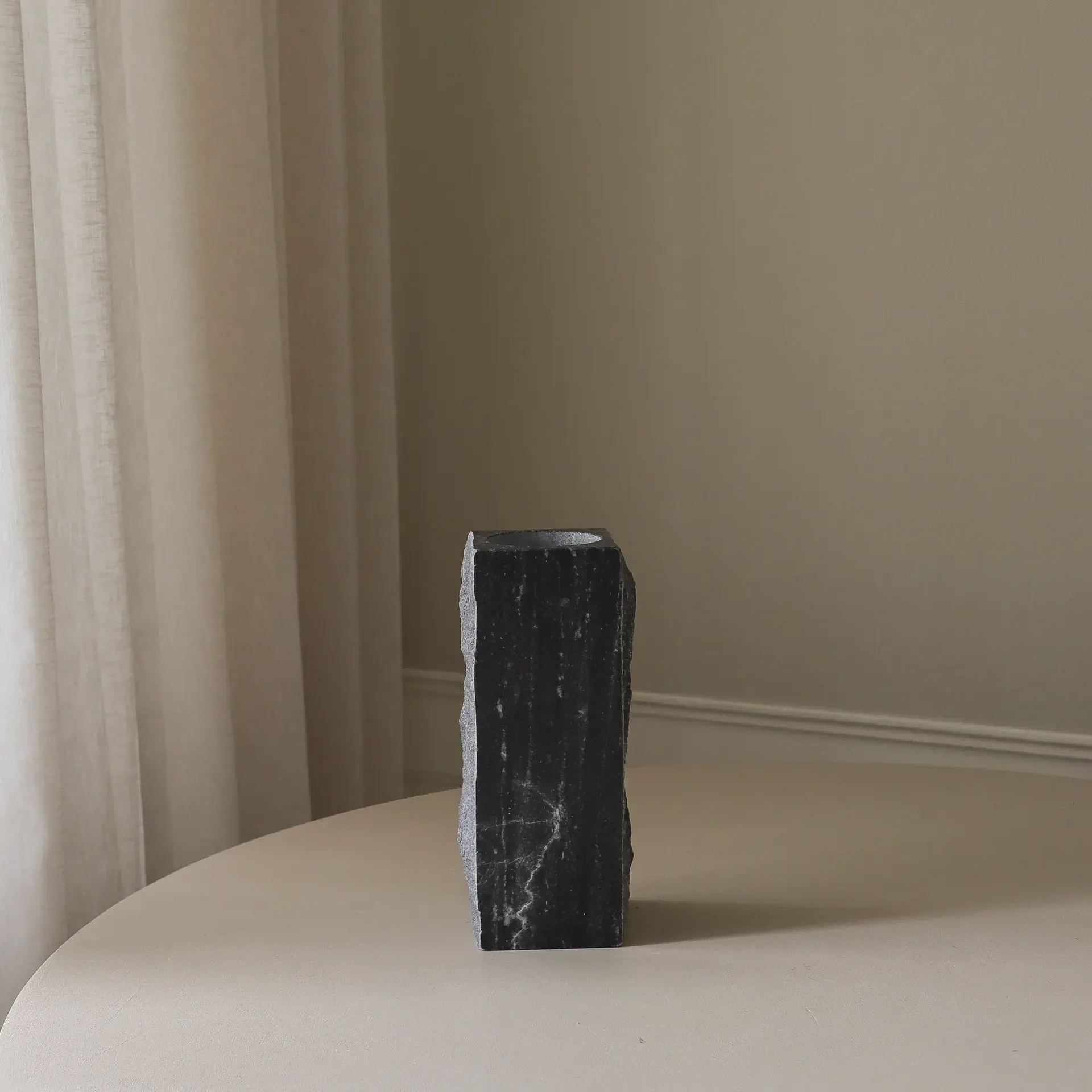 Cartier Edge μαρμάρινο βάζο, Medium, 30 εκ. Botané