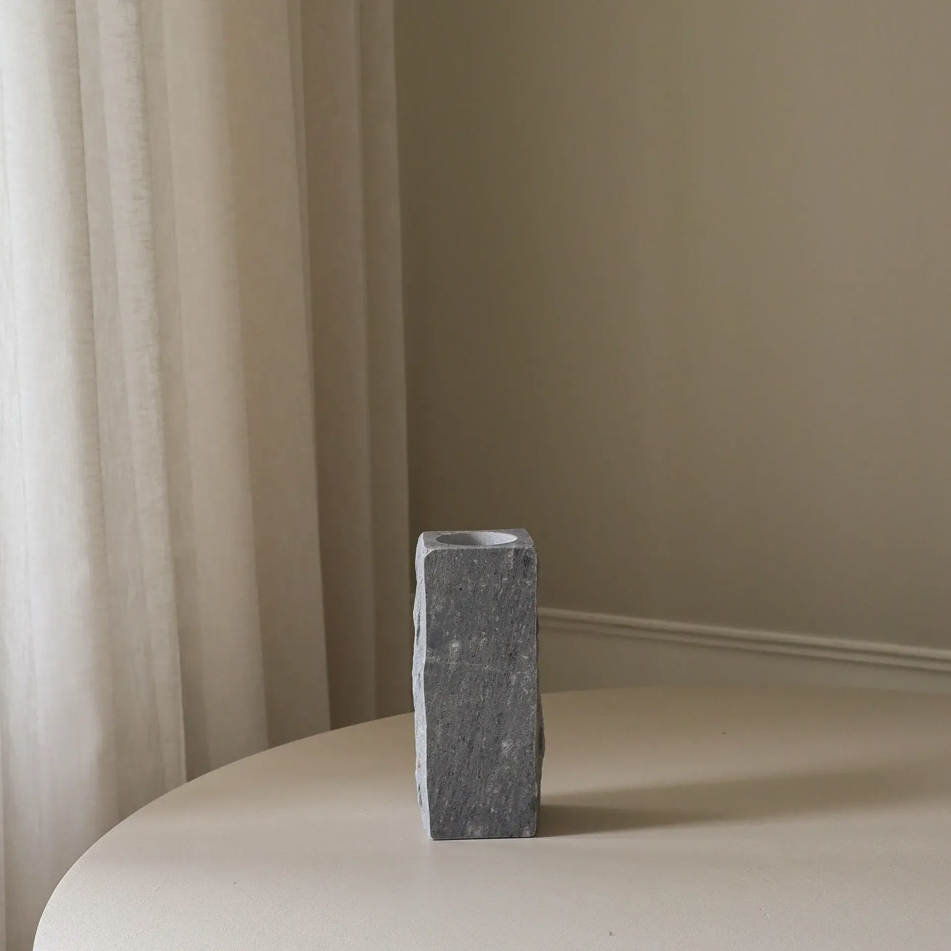 Cartier Edge μαρμάρινο βάζο, Small, 25 εκ. Botané