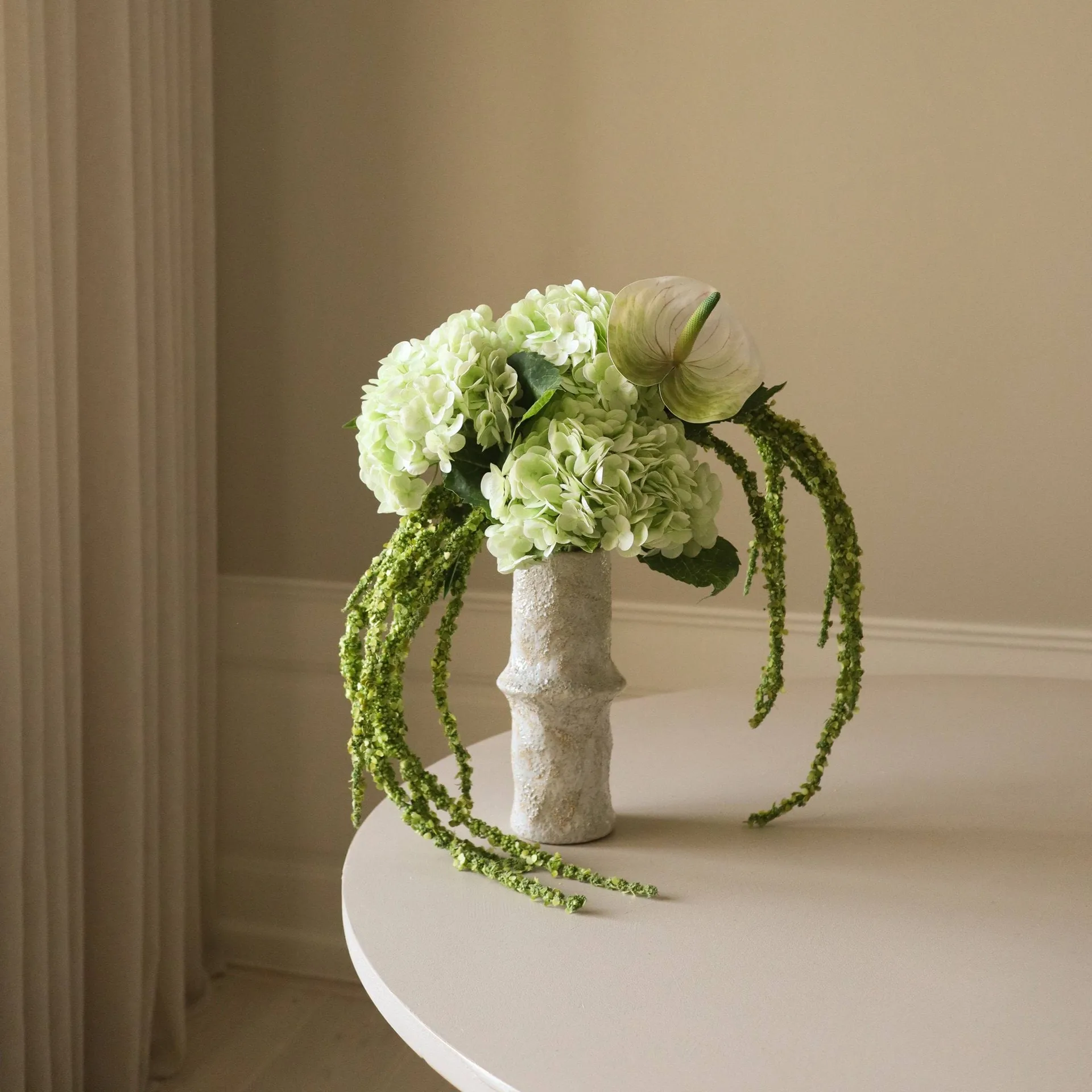 Τεχνητό μπουκέτο Dewdrop Symphony, Hortensia-ανοιχτό πράσινο anthurium-αμαράντι 6 τεμάχια Botané