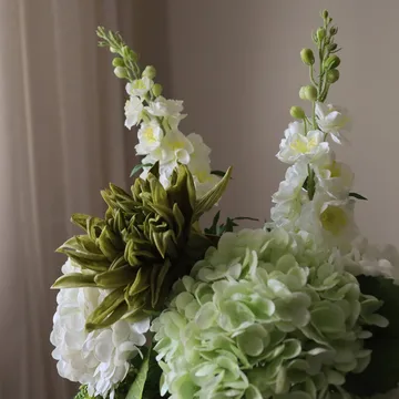 Enchanted Matcha τεχνητό μπουκέτο - Riddarsporre-αμαράντι-hortensia-κάκτος, 9 τεμάχια - Botané