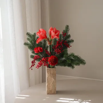 Red spritz τεχνητή ανθοδέσμη - Αμαρυλλίς, γαρίφαλα, κλαδιά με μούρα, κλαδιά ελάτου, 72 εκ. - Botané