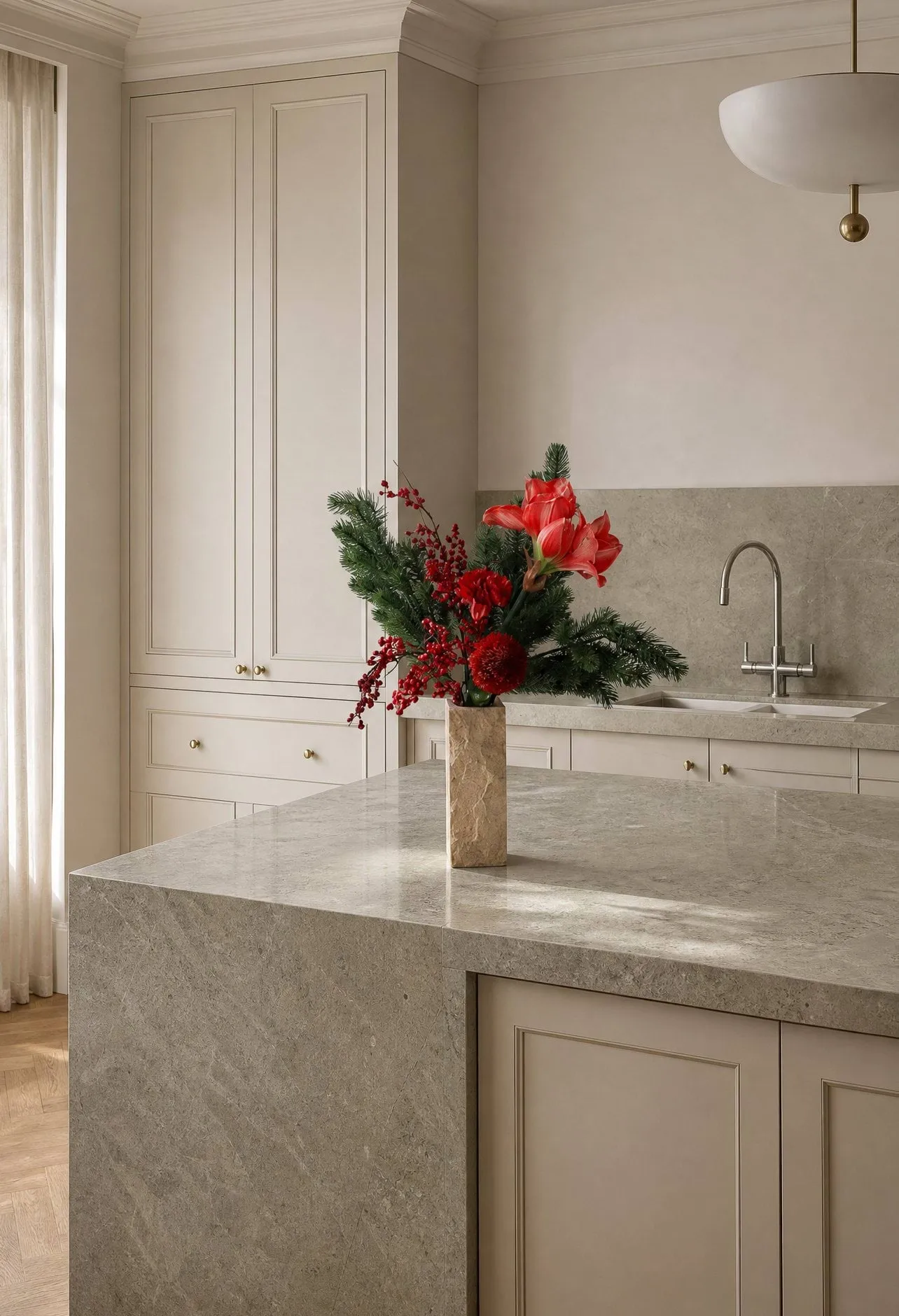Red spritz τεχνητή ανθοδέσμη, Αμαρυλλίς, γαρίφαλα, κλαδιά με μούρα, κλαδιά ελάτου, 72 εκ. Botané