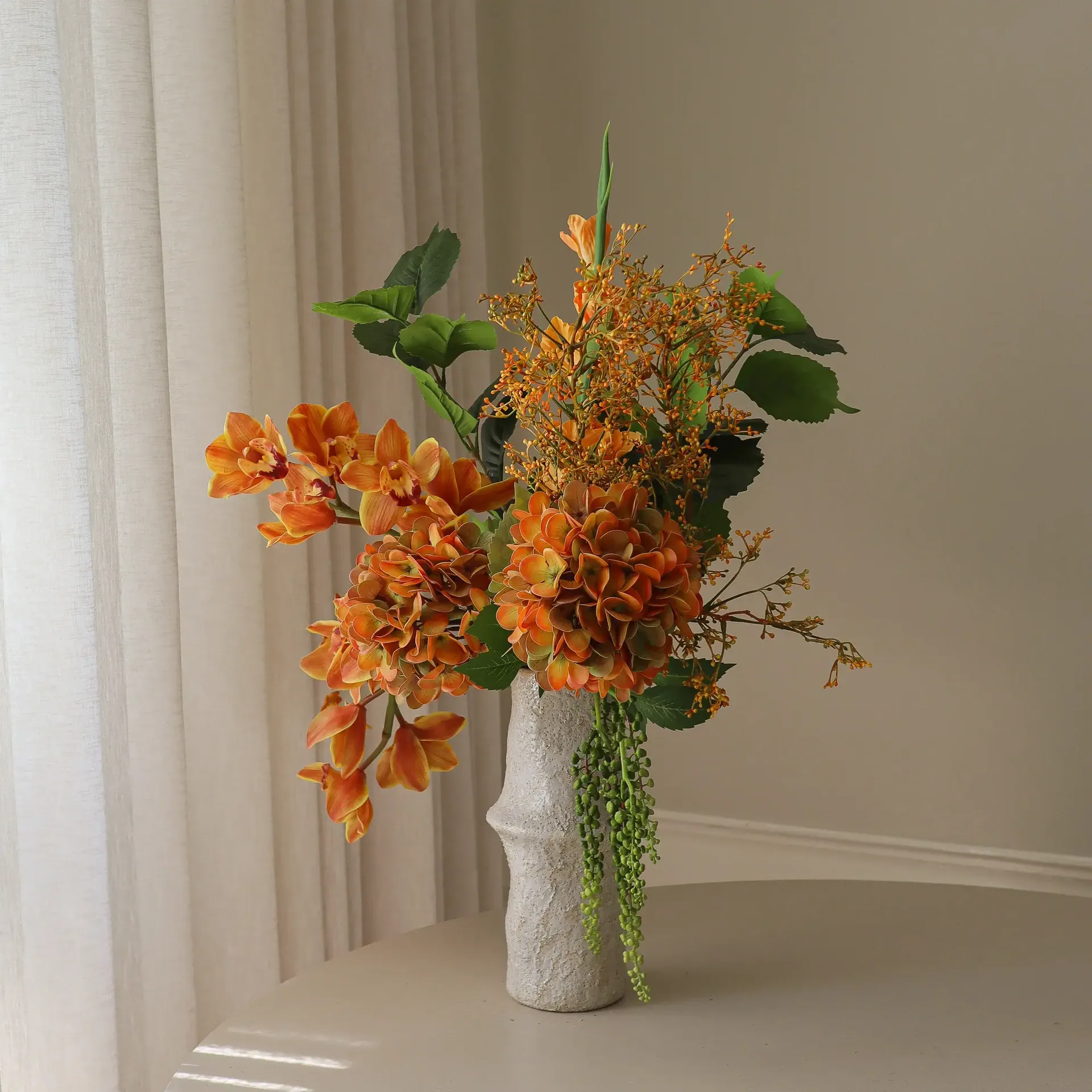 The Orangery τεχνητή ανθοδέσμη, Ορχιδέα Cymbidium-γλαδιόλα-ορτανσία, 85 εκ., 10 τεμ. Botané