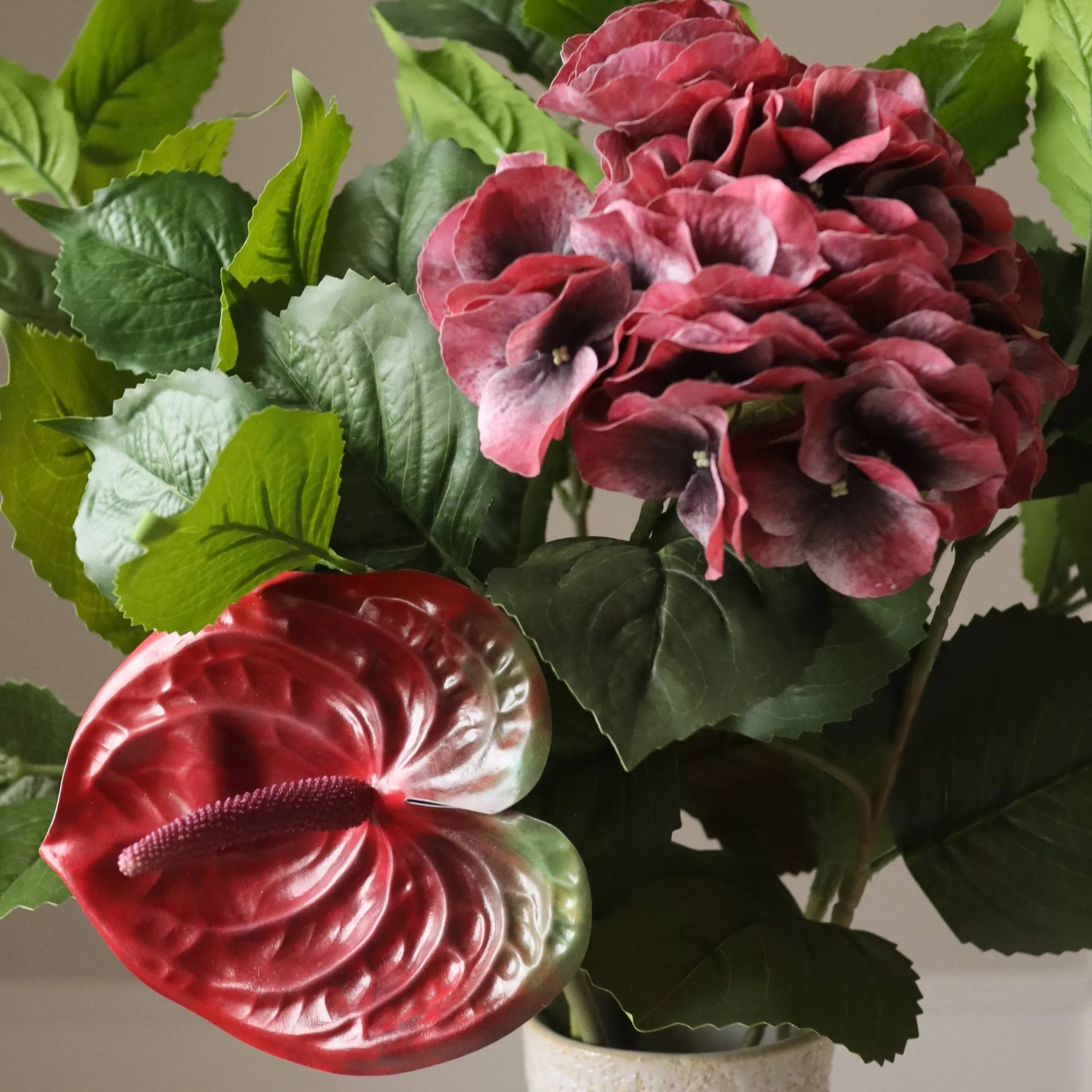 Velvet rouge τεχνητό μπουκέτο, Hortensia-κόκκινο anthurium 6 τεμάχια Botané