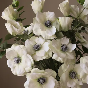 White Satin τεχνητό μπουκέτο - Ανεμώνη-ευκάλυπτος 9 τεμάχια - Botané