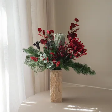 Wild winter τεχνητή ανθοδέσμη - Πρωτέα, χρυσάνθεμο αράχνη, κάλλα, ευκάλυπτος, 84 εκ. - Botané