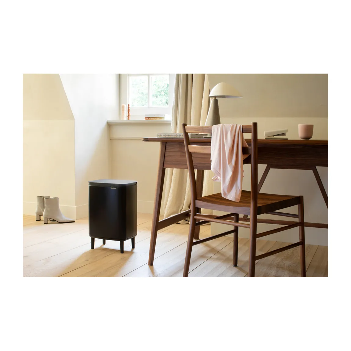 Κάδος απορριμμάτων Bo ψηλό 12 L, Matte black Brabantia