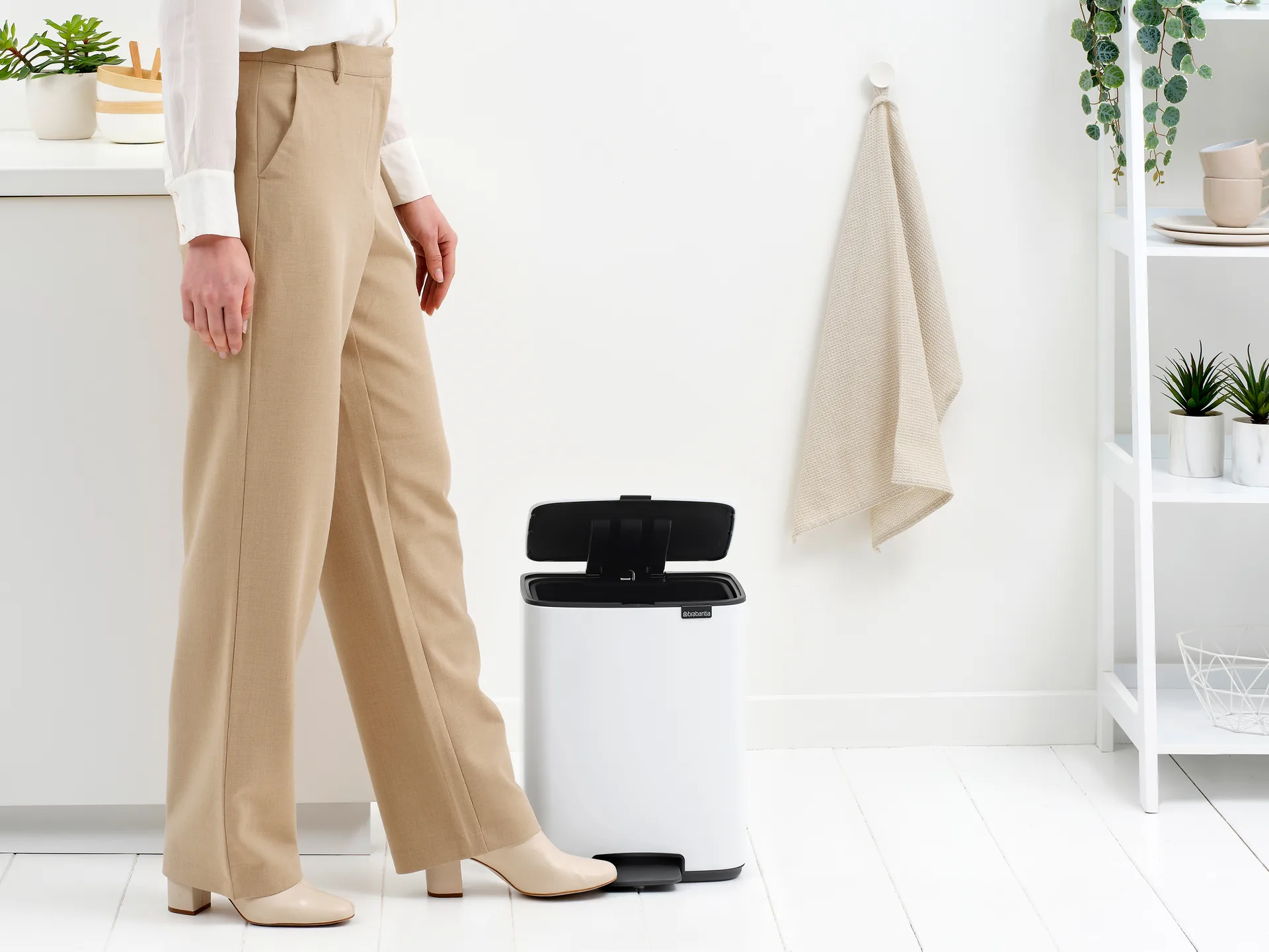 Bo πεντάλ κάδος 12 L, White Brabantia