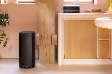 Bo πεντάλ κάδος 30 L - Matt Black - Brabantia