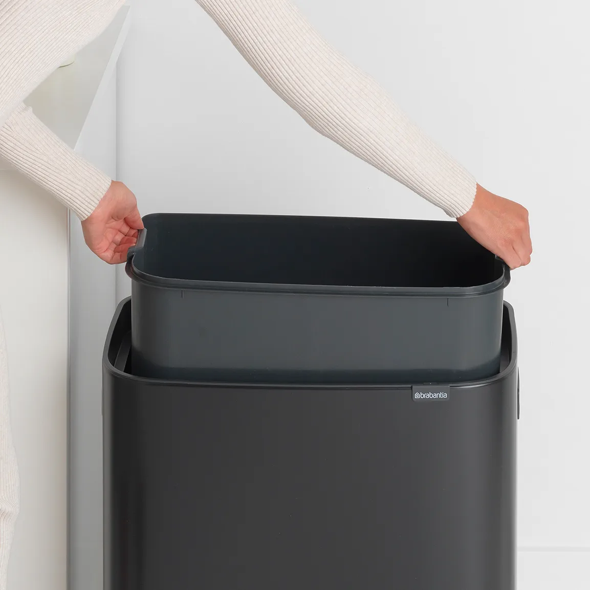 Κάδος Bo touch 60 L, Ματ μαύρο Brabantia