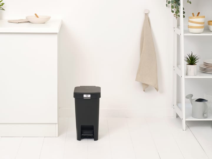 Kάδος πεντάλ StepUp 10 l, Σκούρο γκρι Brabantia