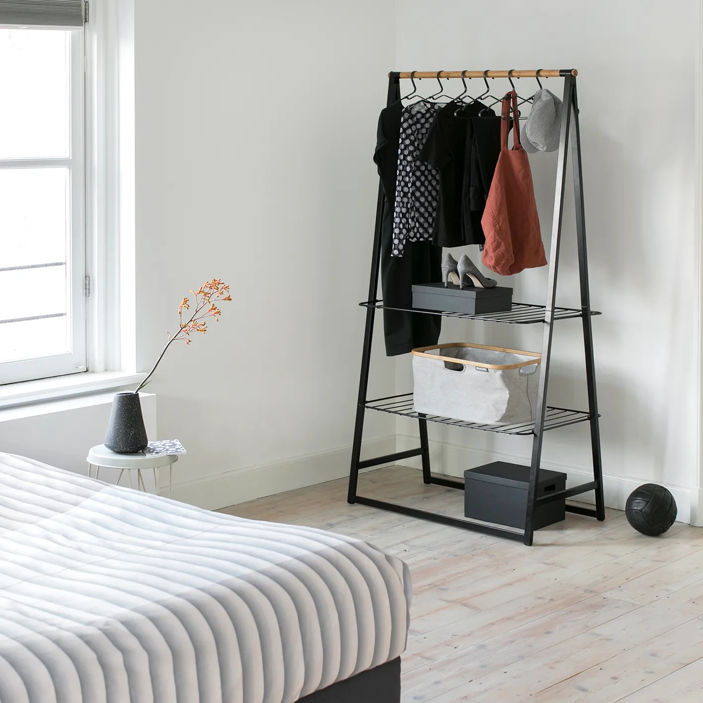 Linn κρεμάστρα Συσκευασία 4 τεμαχίων, Μαύρο Brabantia