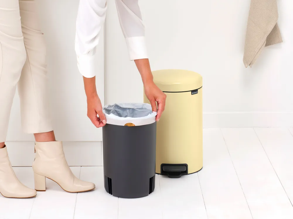 New Icon κάδος με πεντάλ 12 l, Mellow Yellow Brabantia