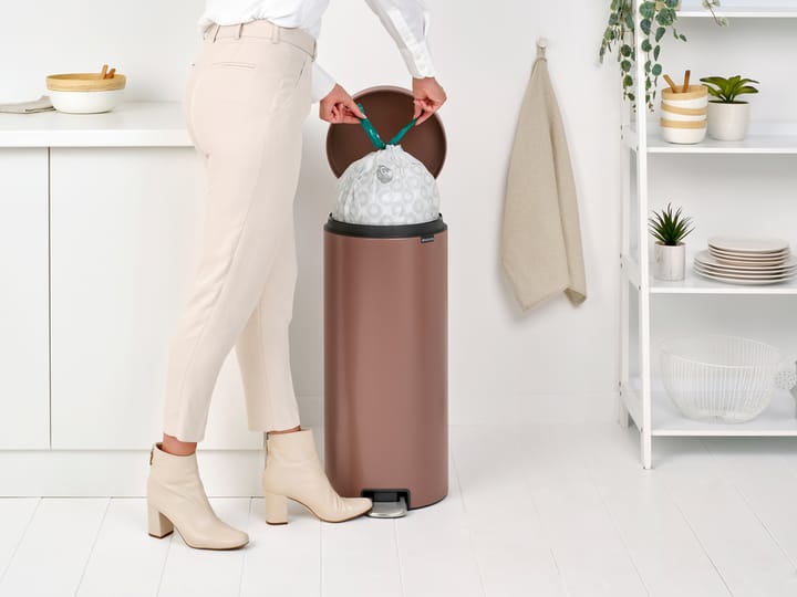 New Icon κάδος με πεντάλ 30 l, Satin Taupe Brabantia