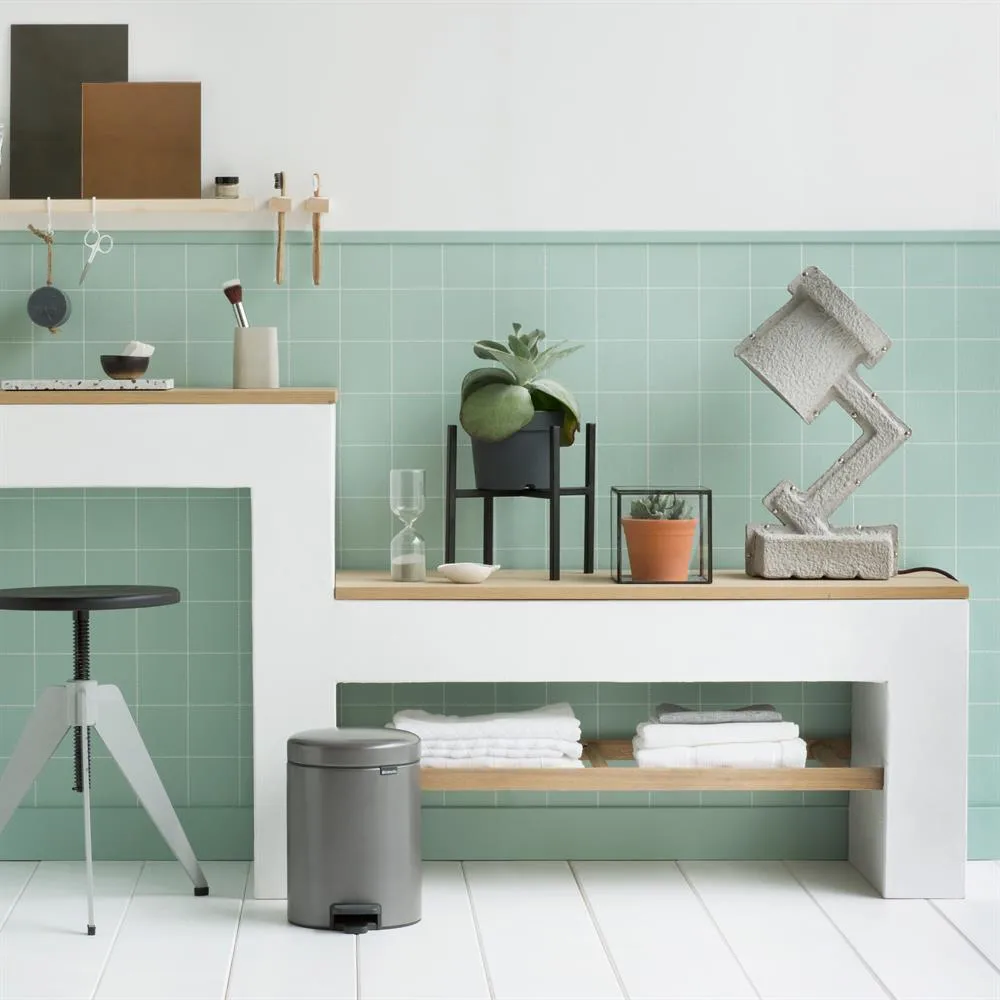 New Icon κάδος με πεντάλ 5 l, πλατίνα Brabantia