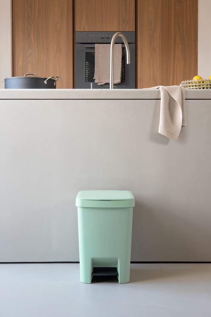Κάδος πεντάλ StepUp 25 l, Πράσινο του νεφρίτη Brabantia