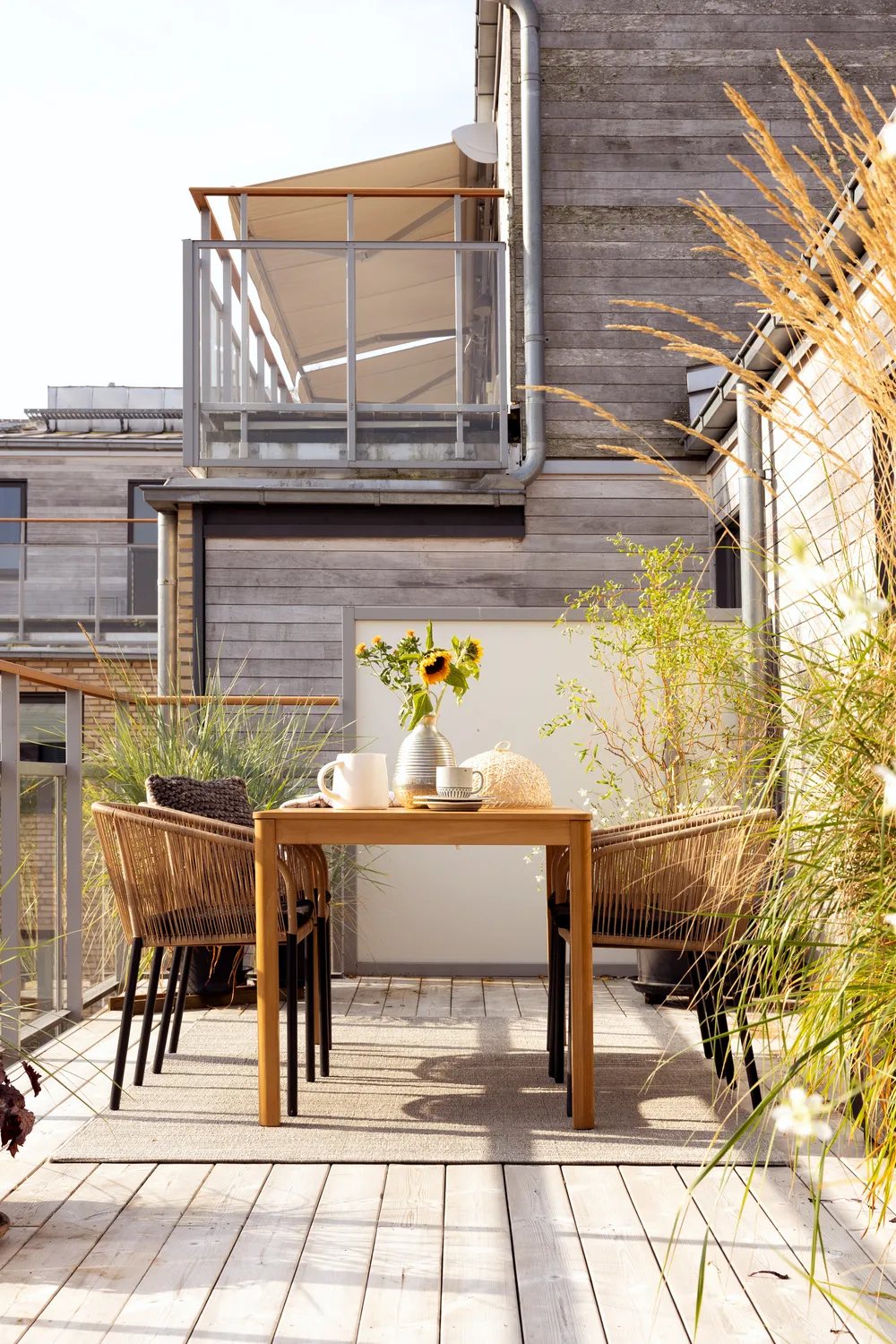 Delia καρέκλα με μπράτσα, Μαύρο-φυσικό Brafab