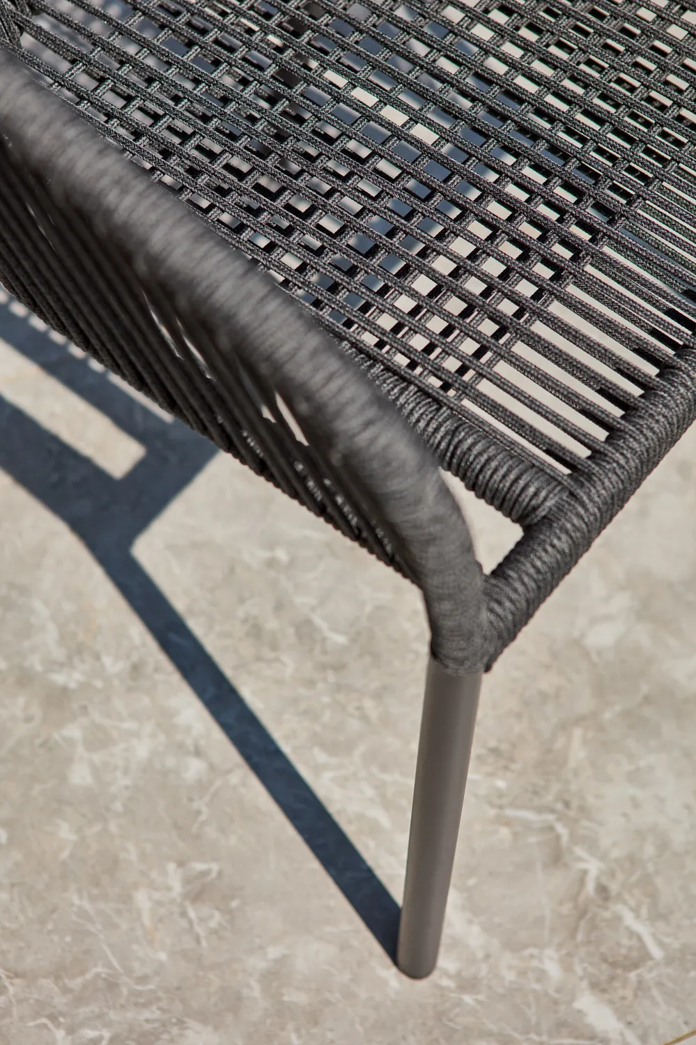 Delia καρέκλα με μπράτσα, Μάυρο Brafab