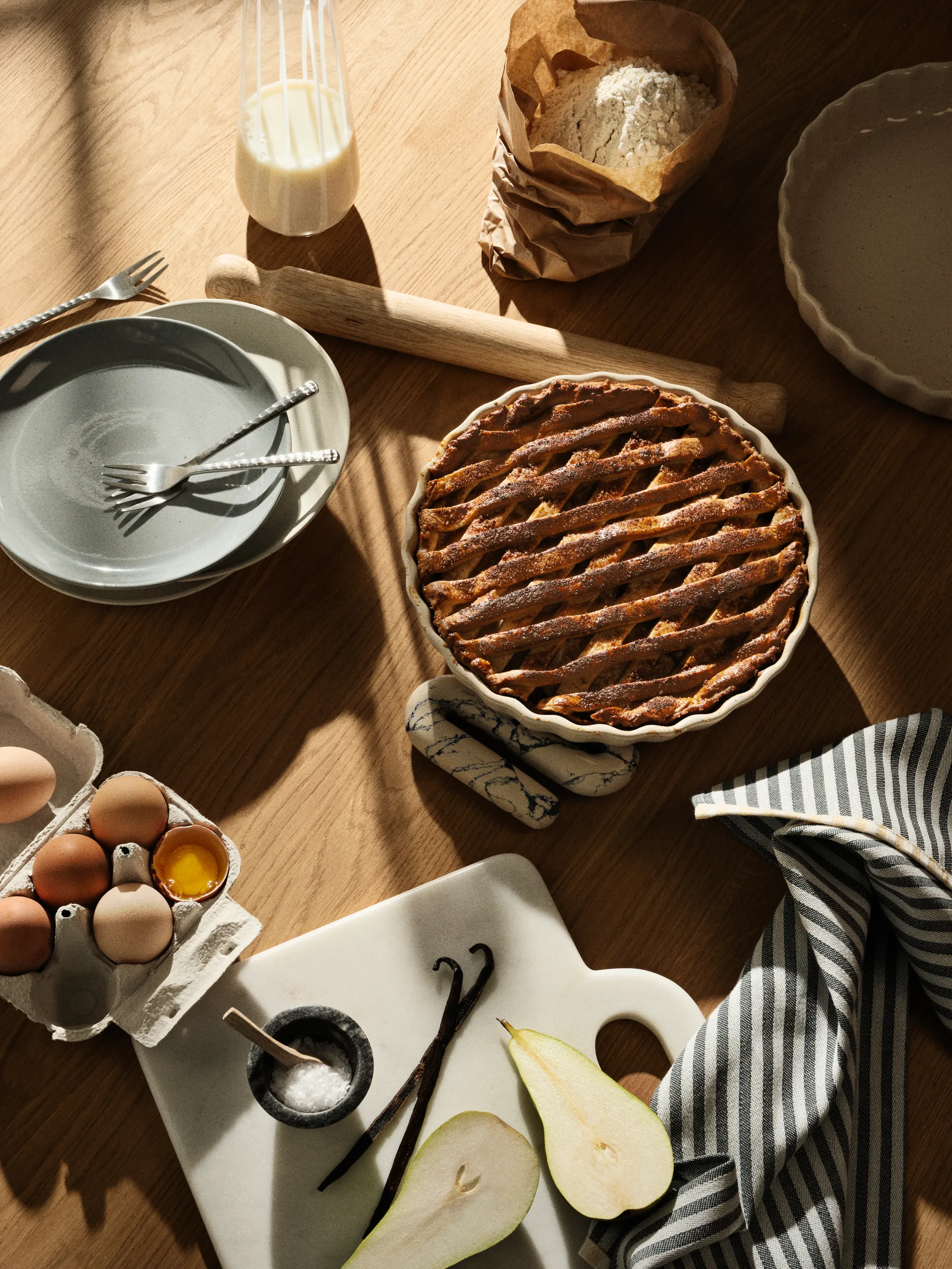 Φόρμα πίτας διαμέτρου 25 εκατοστών, Beige Broste Copenhagen