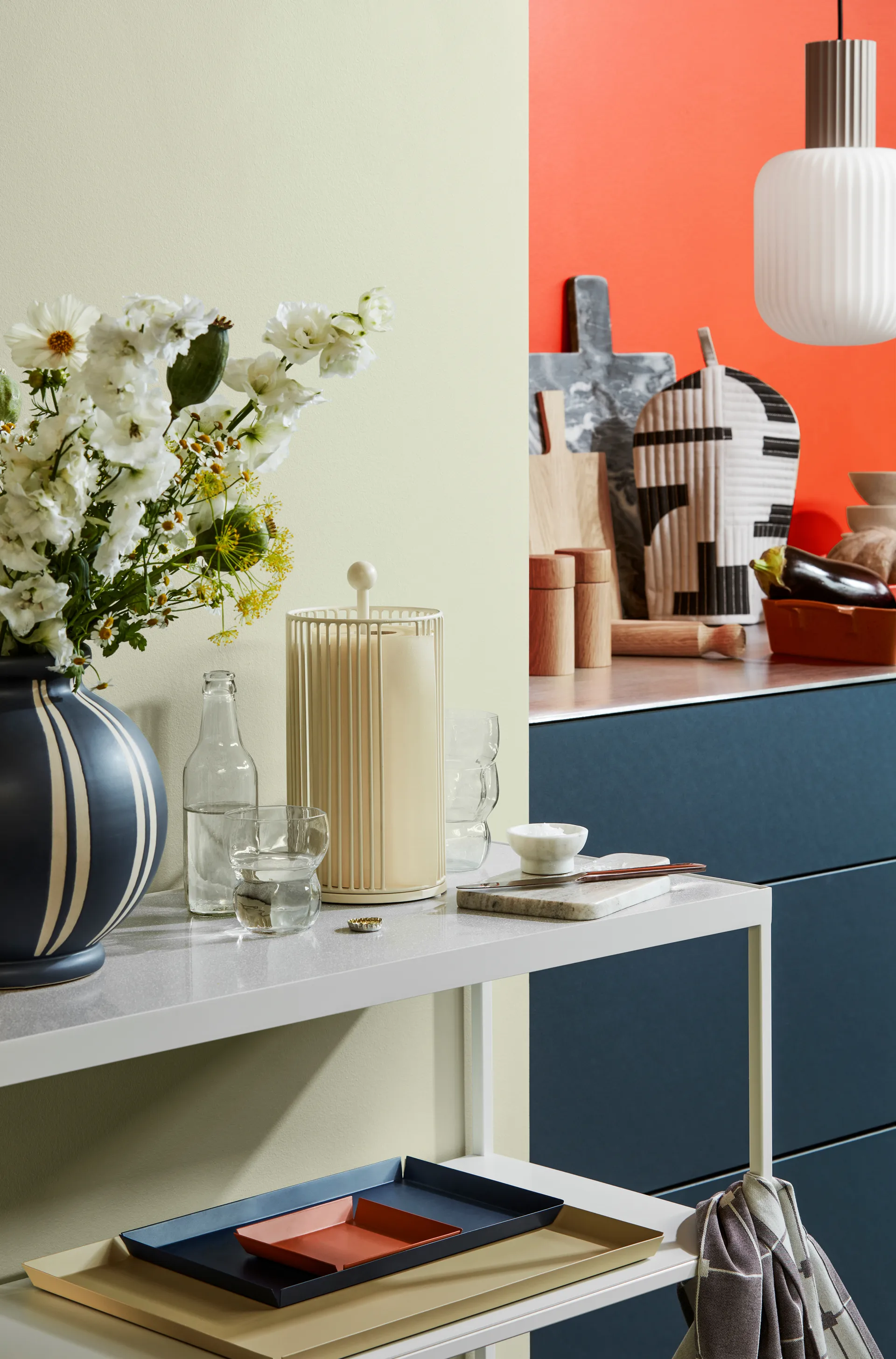 Edda θήκη για ρολό κουζίνας 28 cm, Ανοιχτό θερμό γκρι Broste Copenhagen