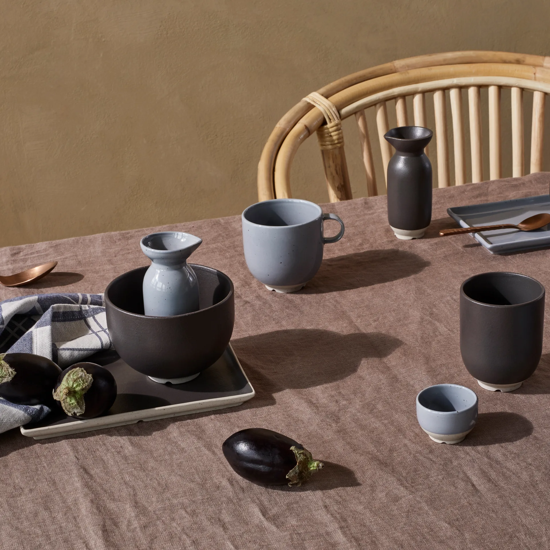 Eli πιάτο 17,6x20 cm, ματ κάρβουνο Broste Copenhagen