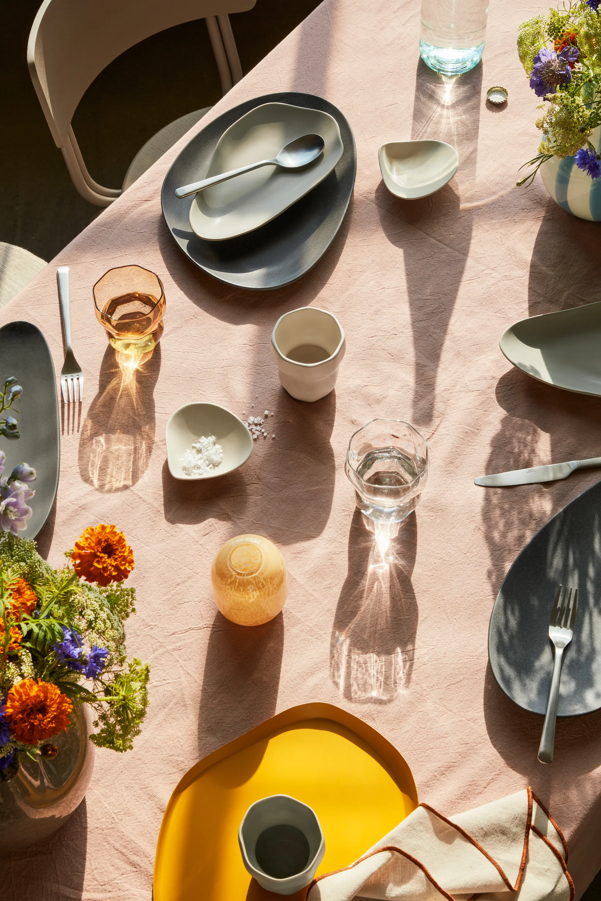 Hune μαχαιροπίρουνα 16 τμχ., Βουρτσισμένο σατινέ Broste Copenhagen