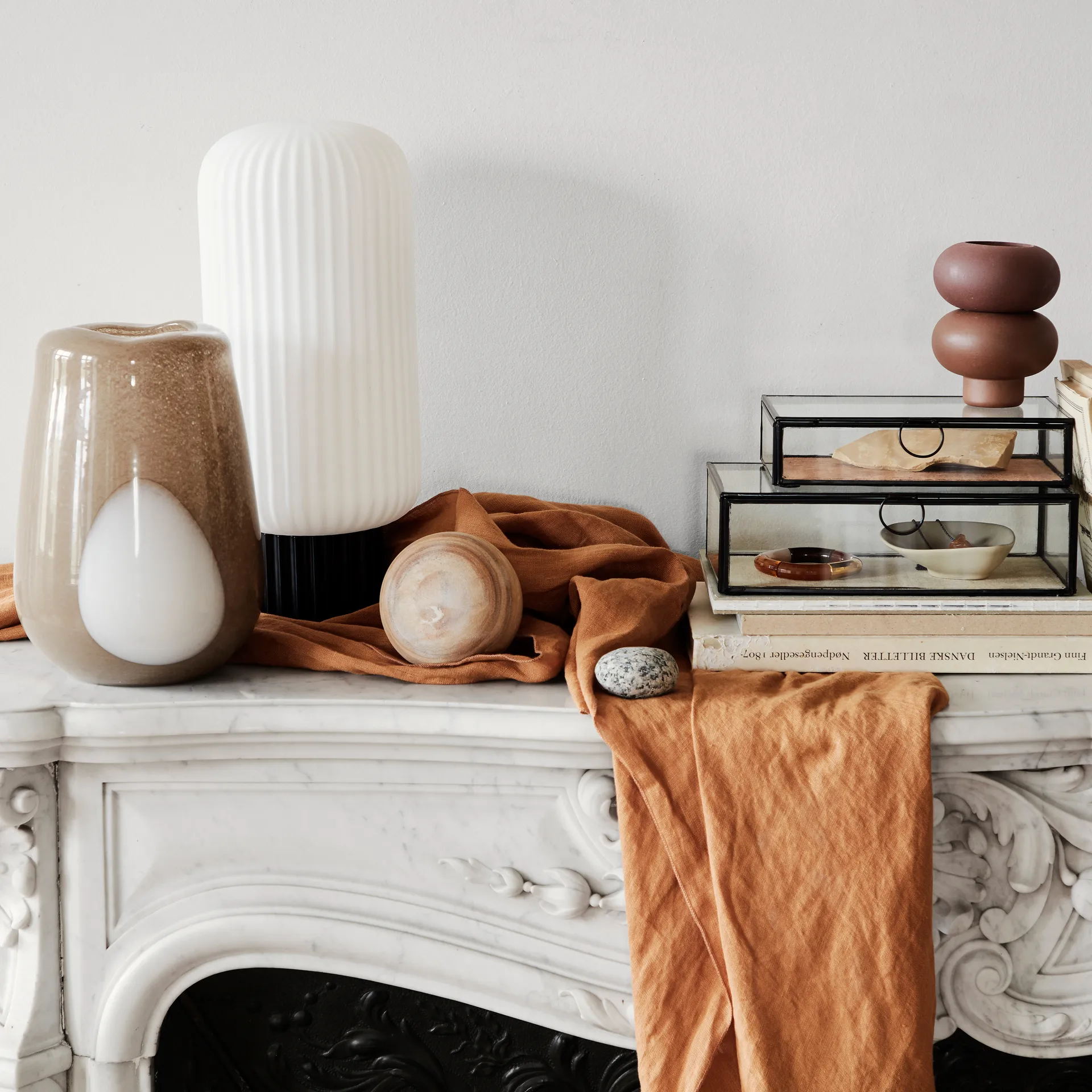 Lolly επιτραπέζιο φωτιστικό, μαύρο και λευκό-39 cm Broste Copenhagen