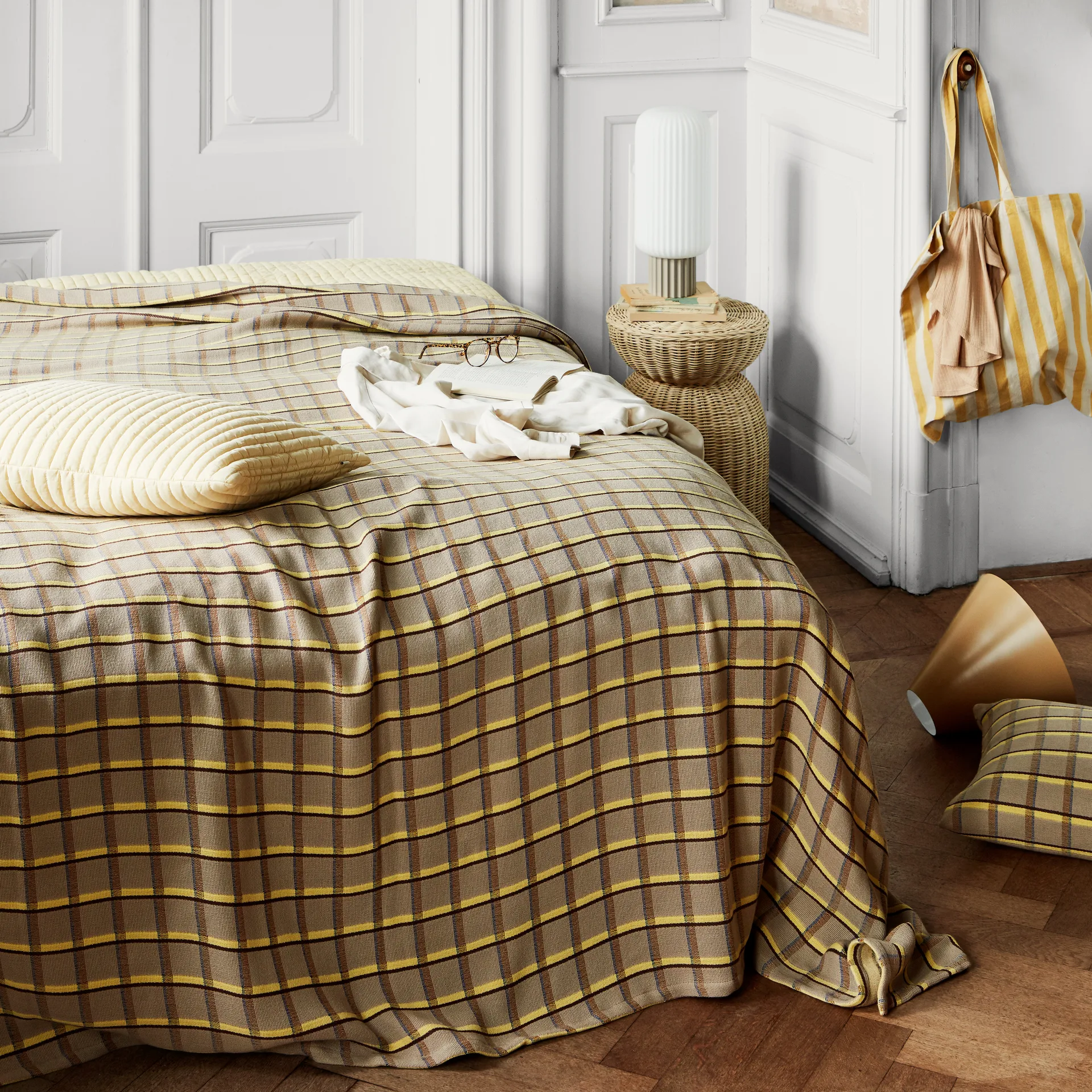 Lolly επιτραπέζιο φωτιστικό, άμμος-λευκό-39 cm Broste Copenhagen