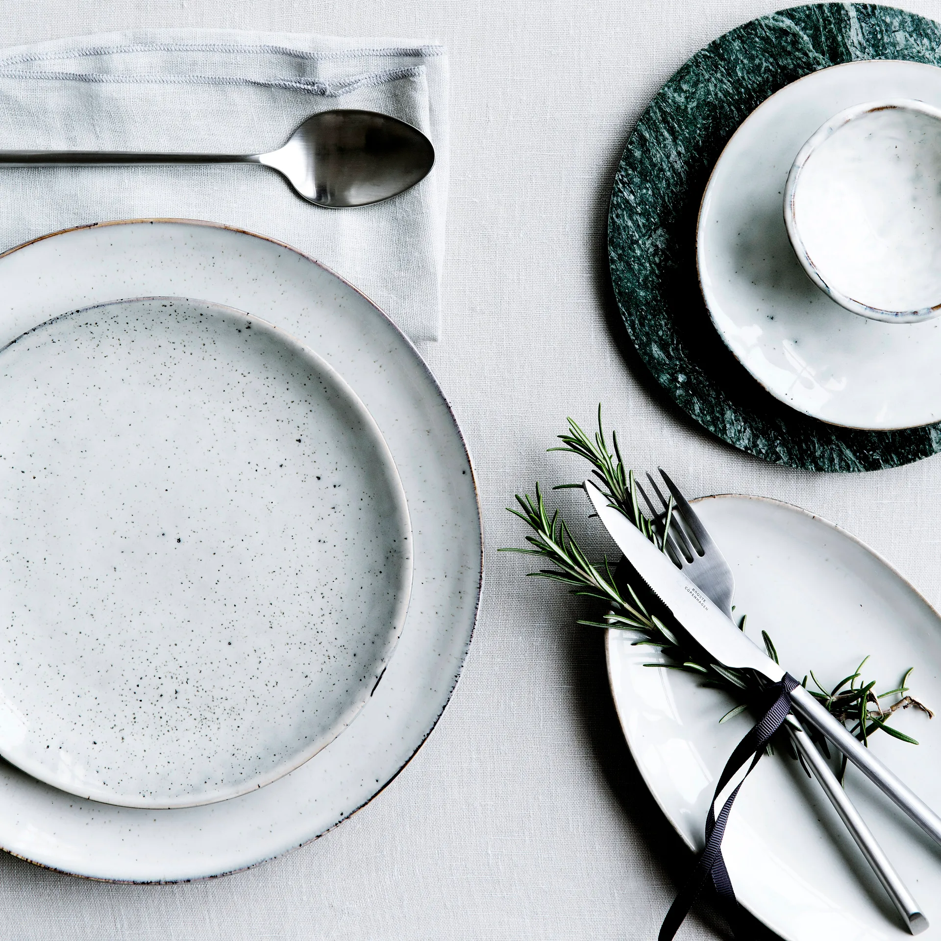 Sletten σετ μαχαιροπίρουνα 16 τμχ., ματ ανοξείδωτο ατσάλι Broste Copenhagen