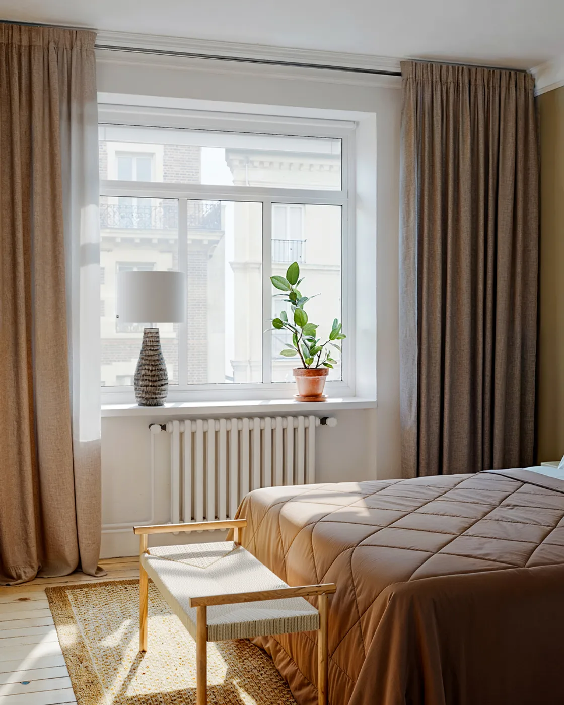 Bartha επιτραπέζιο φωτιστικό 74 cm, Καφέ-μπεζ By Rydéns