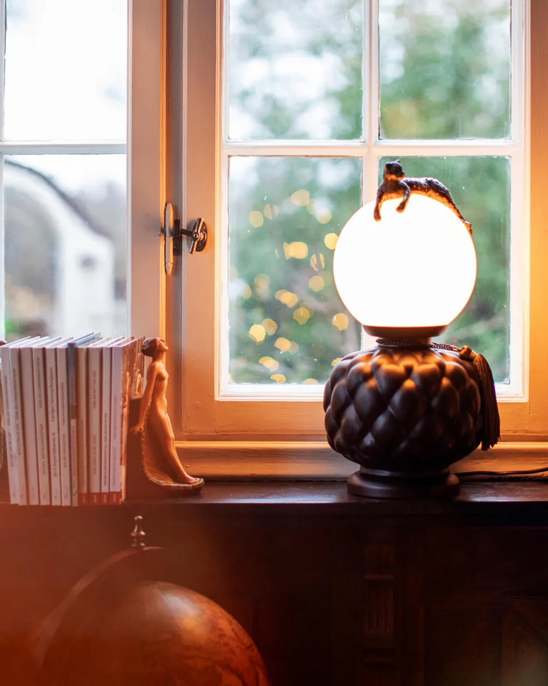 Επιτραπέζιο φωτιστικό Viva La Diva 45 cm, Μαύρο-matt λευκό By Rydéns