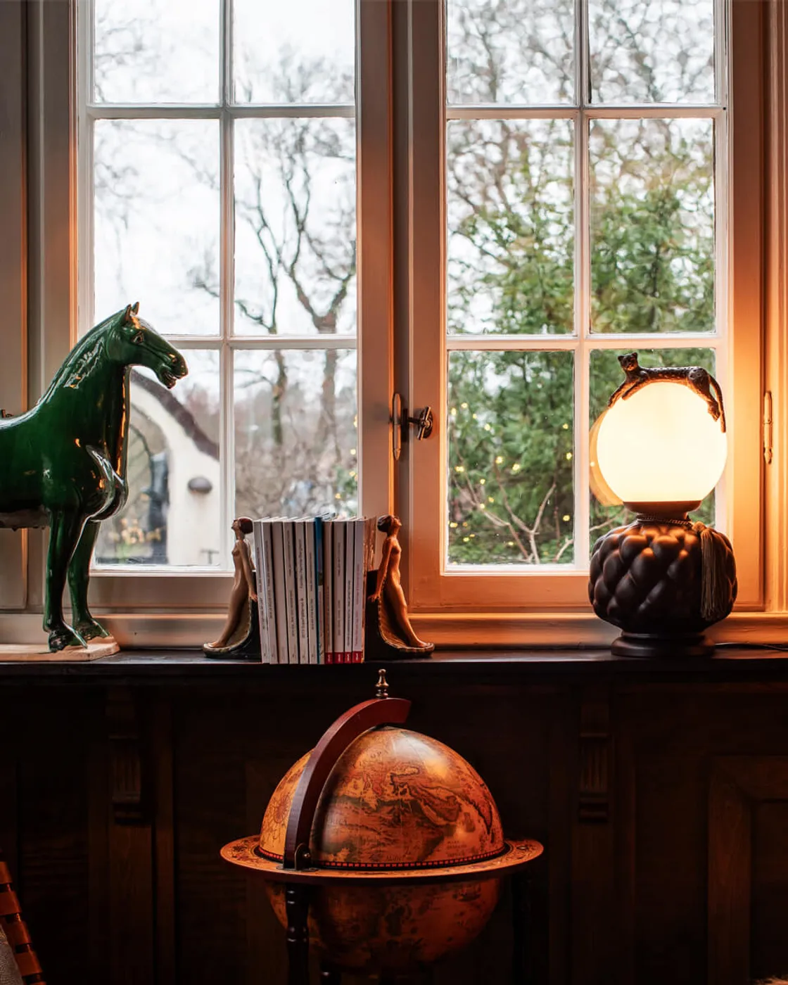 Επιτραπέζιο φωτιστικό Viva La Diva 45 cm, Μαύρο-matt λευκό By Rydéns