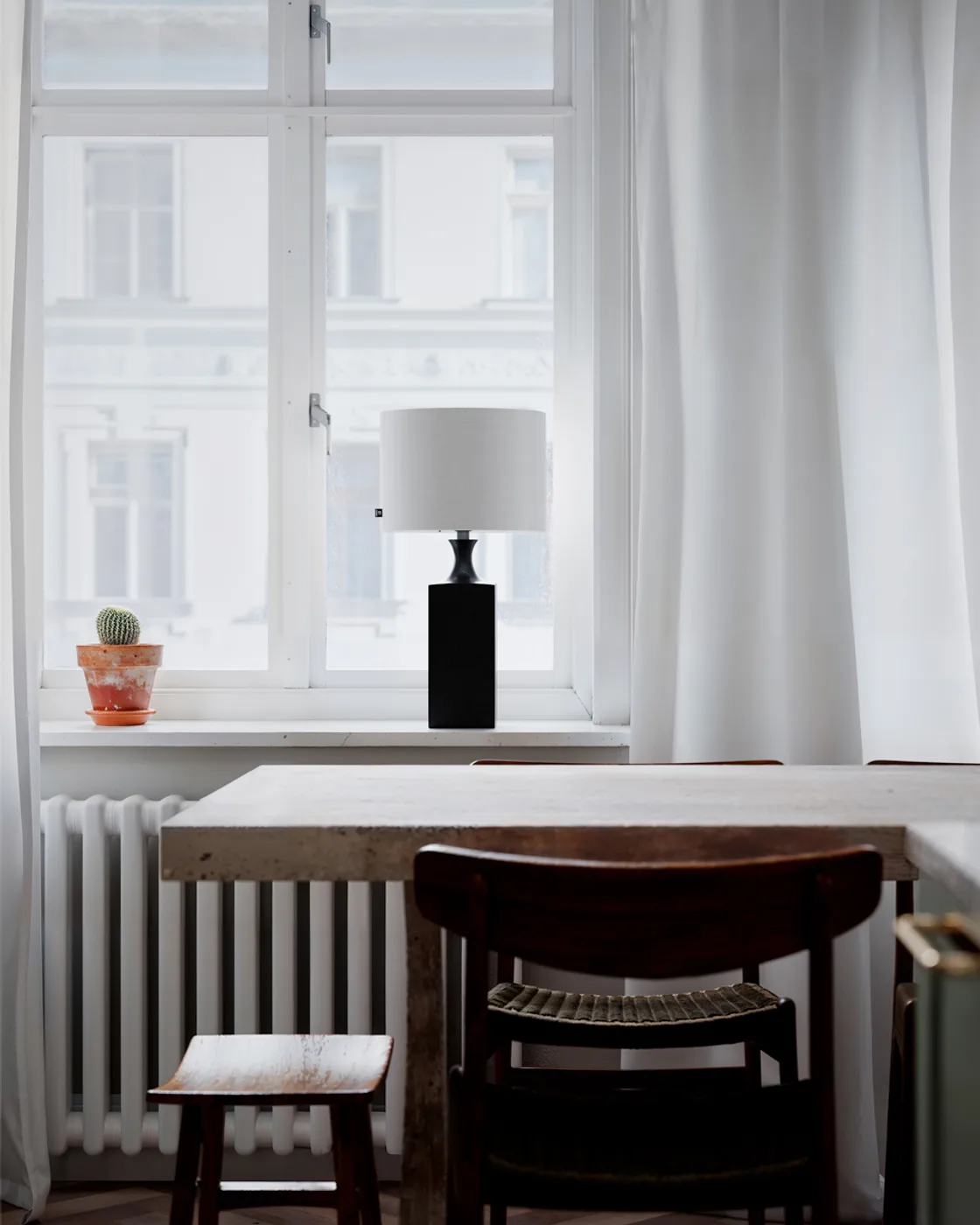 Woody επιτραπέζιο φωτιστικό 56 cm, Μαύρο-λευκό By Rydéns