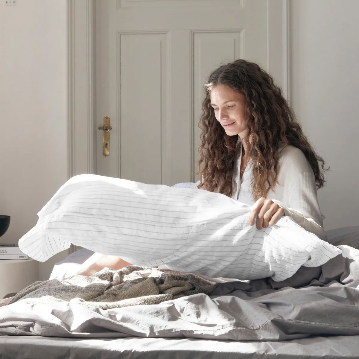 Gunhild μαξιλαροθήκη 50x90 cm, Χιόνι-κάρβουνο byNORD