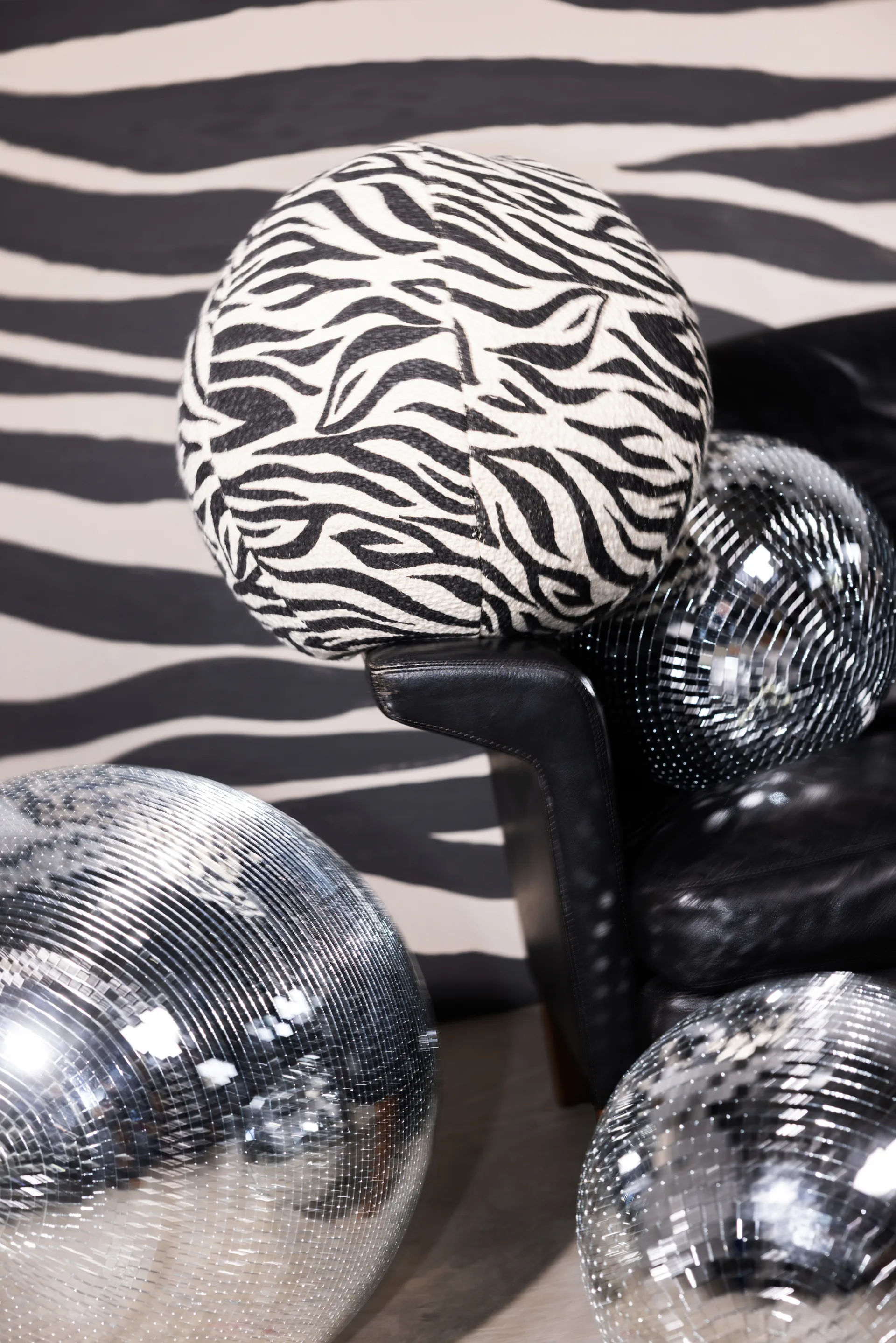 Anima μαξιλάρι Ø35 εκ., Ζέβρα-μαύρο Byon