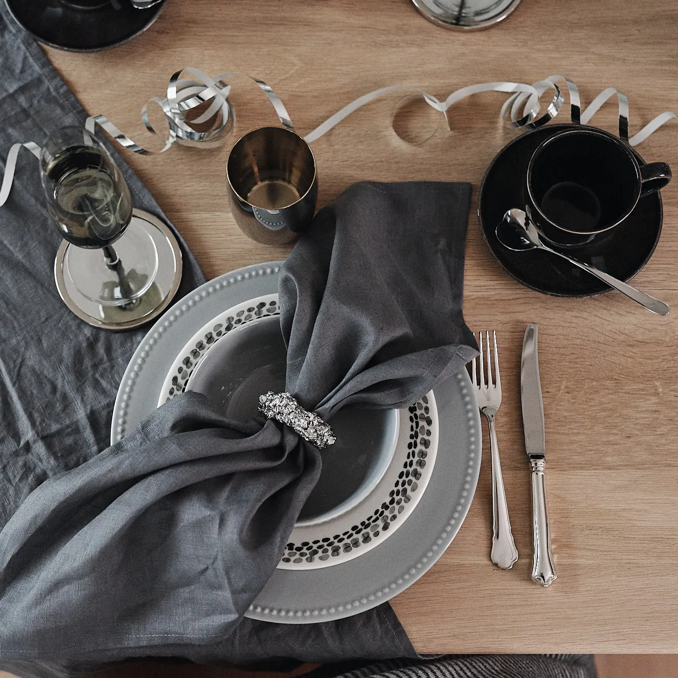 Byon κρίκος πετσέτας, Ορυκτό Byon