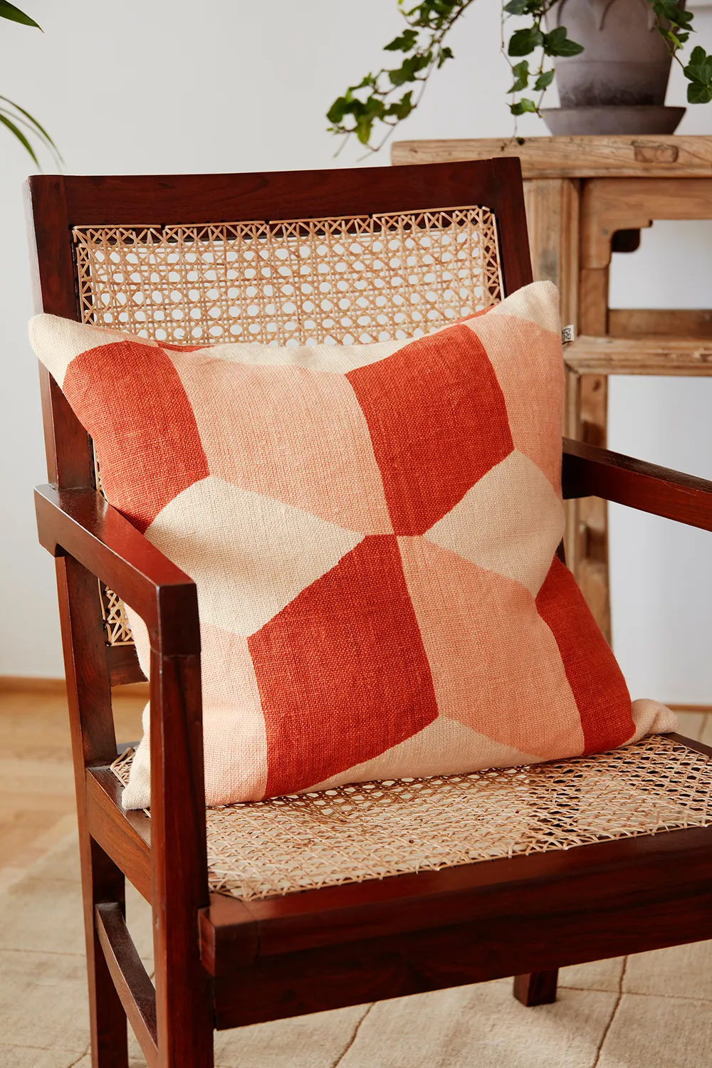 Hawa μαξιλαροθήκη 50x50 cm, Ανοιχτό μπεζ-βερυκοκί-τριανταφυλλί Chhatwal & Jonsson